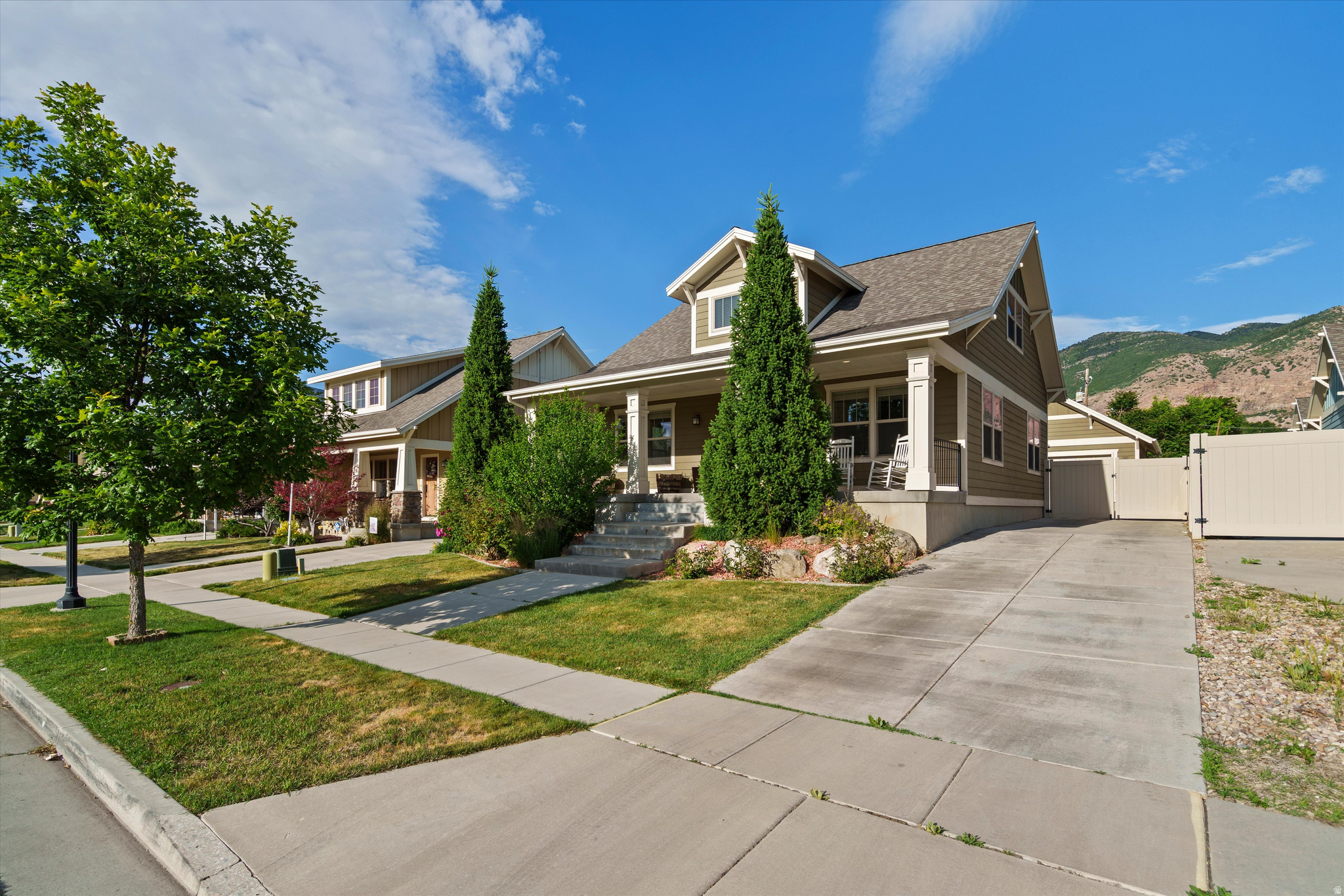OAK DEN BUNGALOWS - Residential