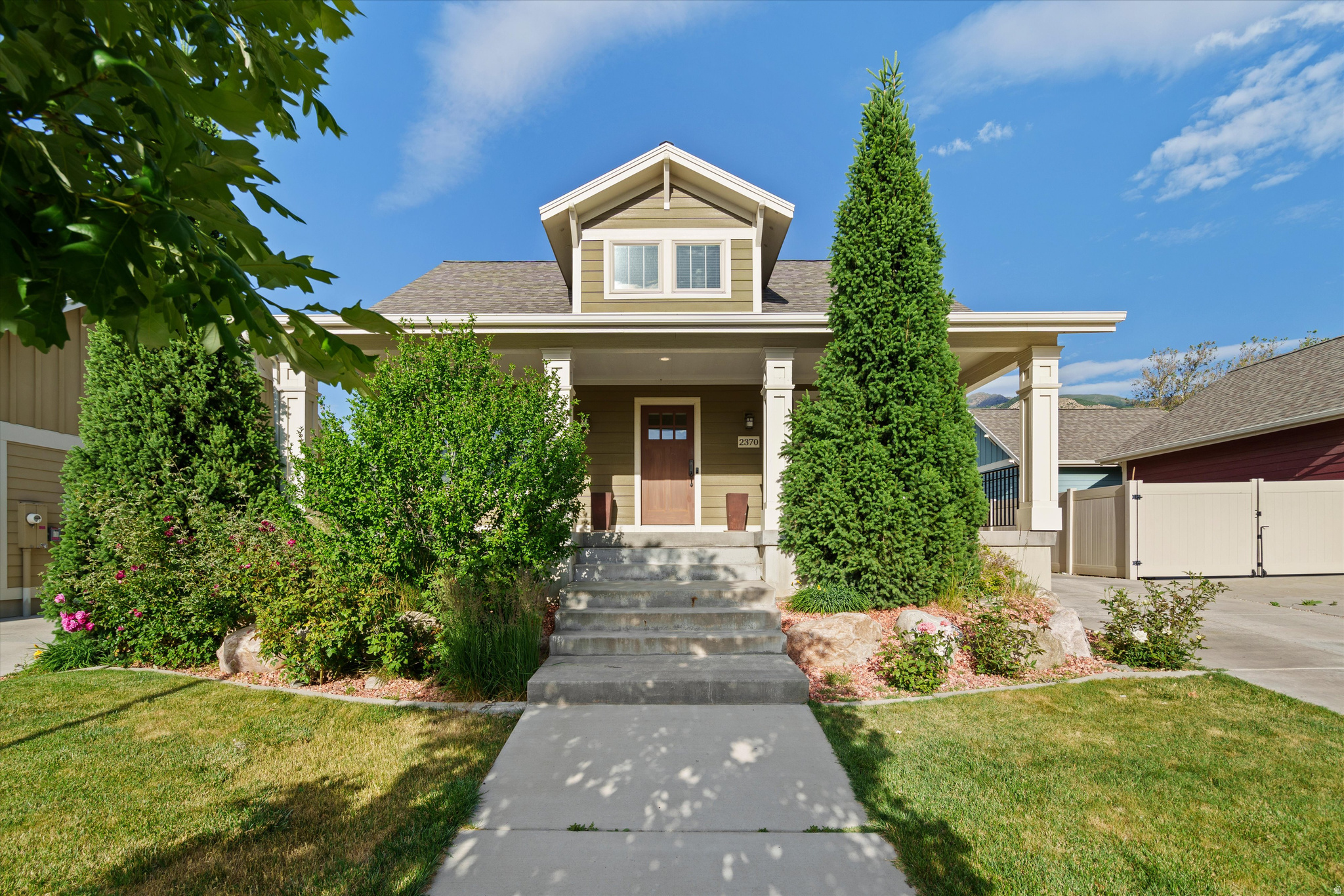 OAK DEN BUNGALOWS - Residential