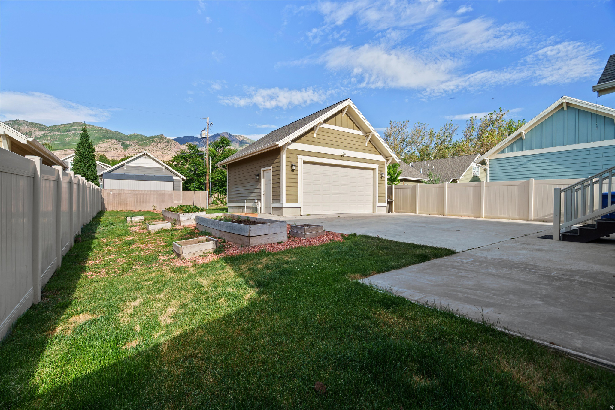 OAK DEN BUNGALOWS - Residential