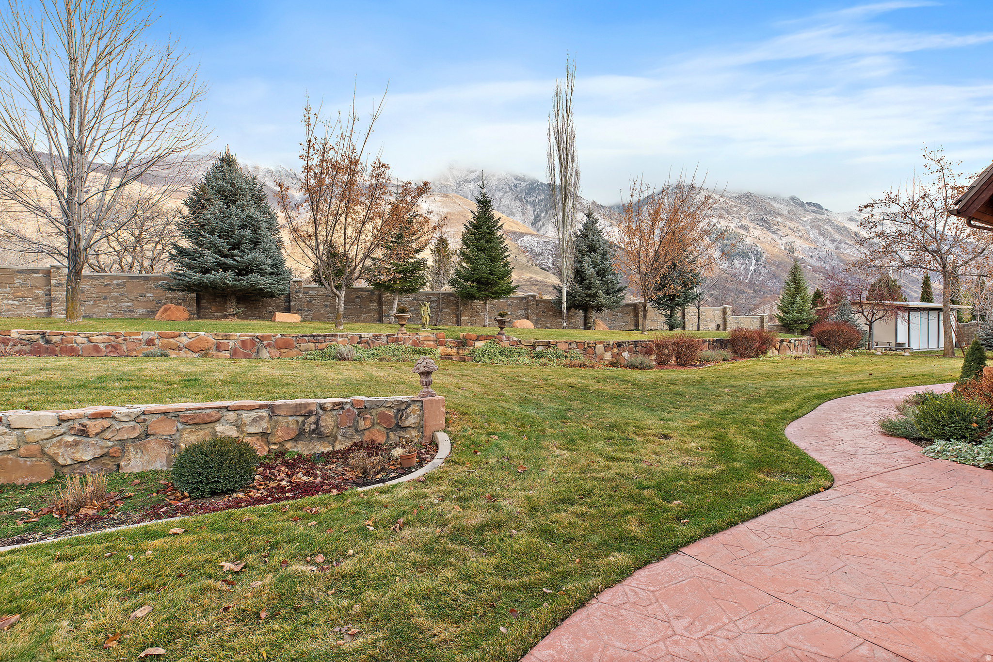 SUNBROOK - Residential