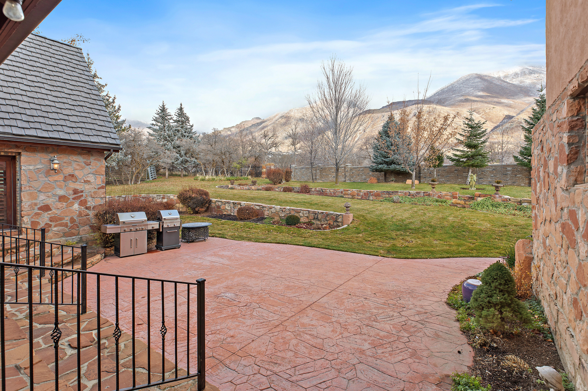 SUNBROOK - Residential