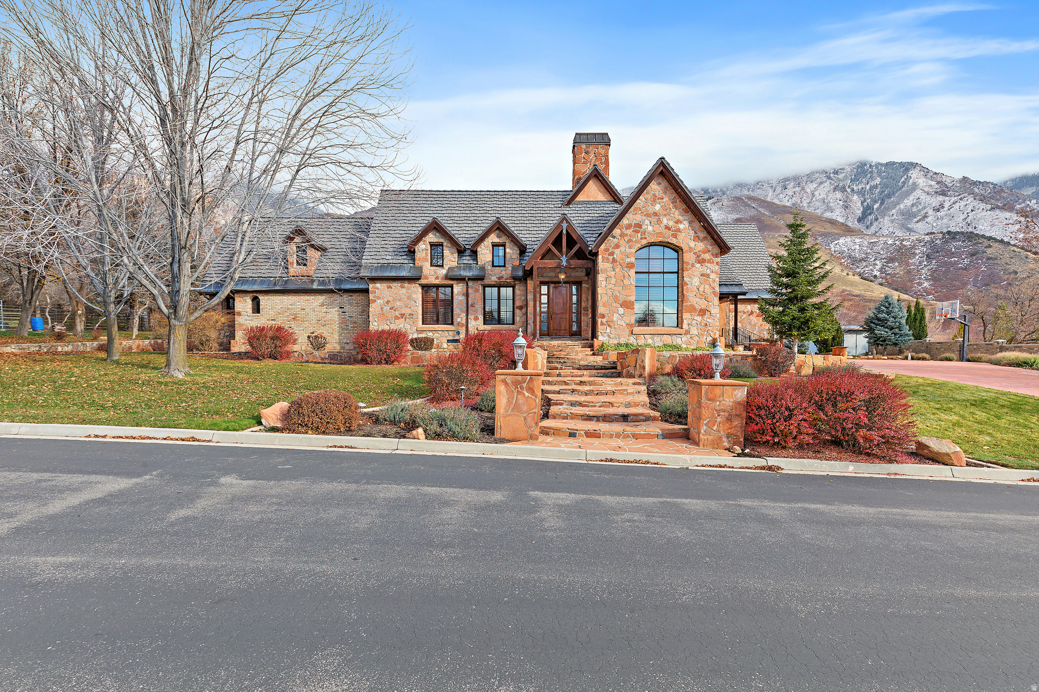 SUNBROOK - Residential