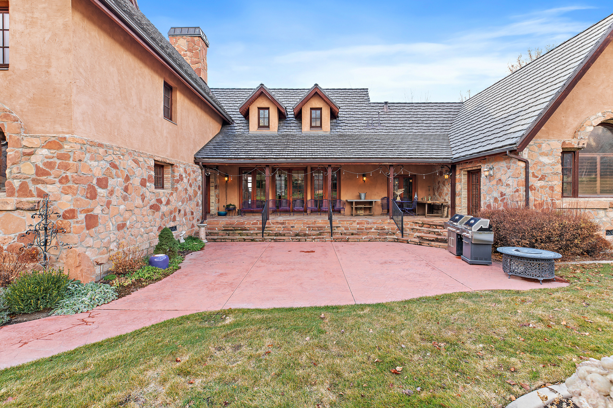 SUNBROOK - Residential