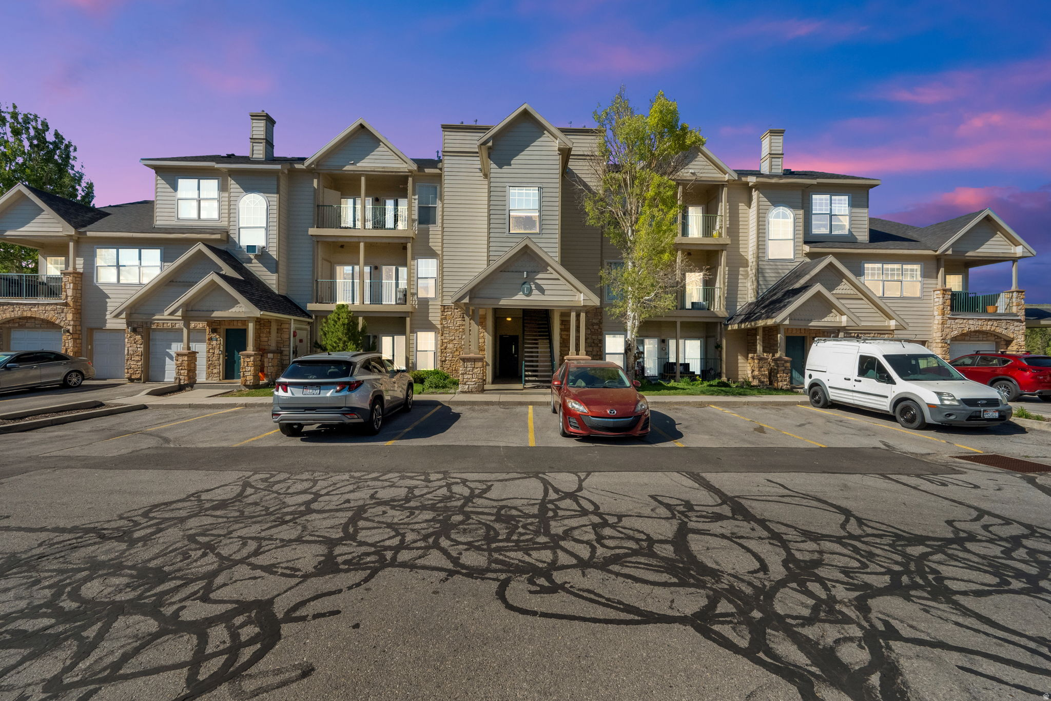 CANYON CREEK - Residential