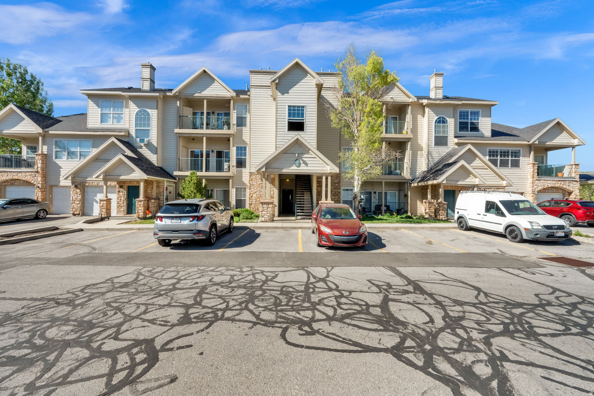 CANYON CREEK - Residential