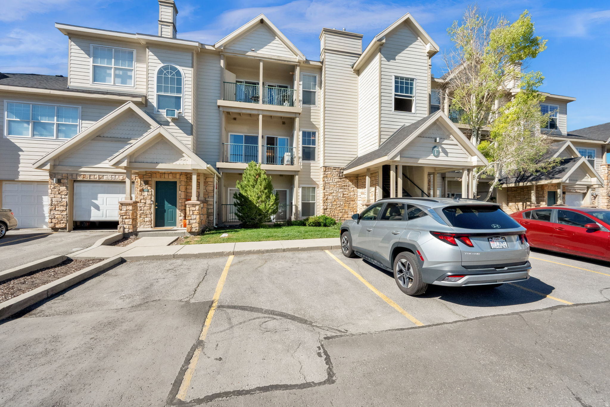 CANYON CREEK - Residential