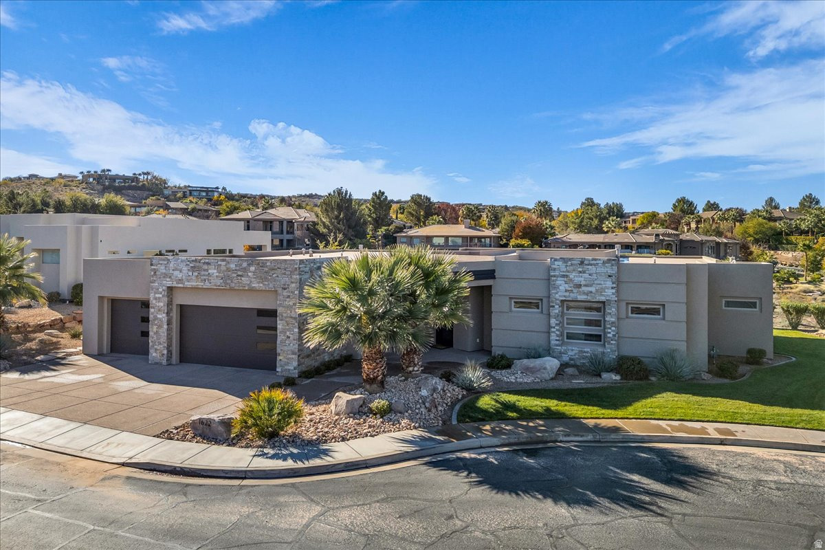 STONE CLIFF - Residential