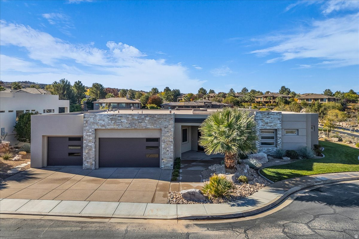 STONE CLIFF - Residential