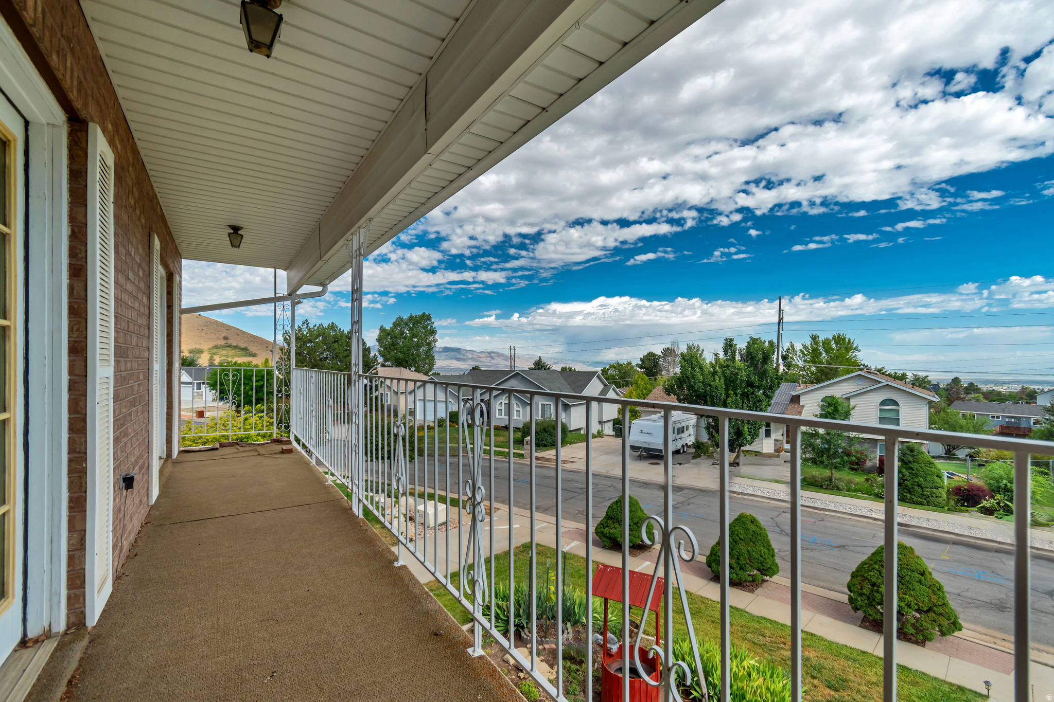 GORDON HOLLOWS - Residential