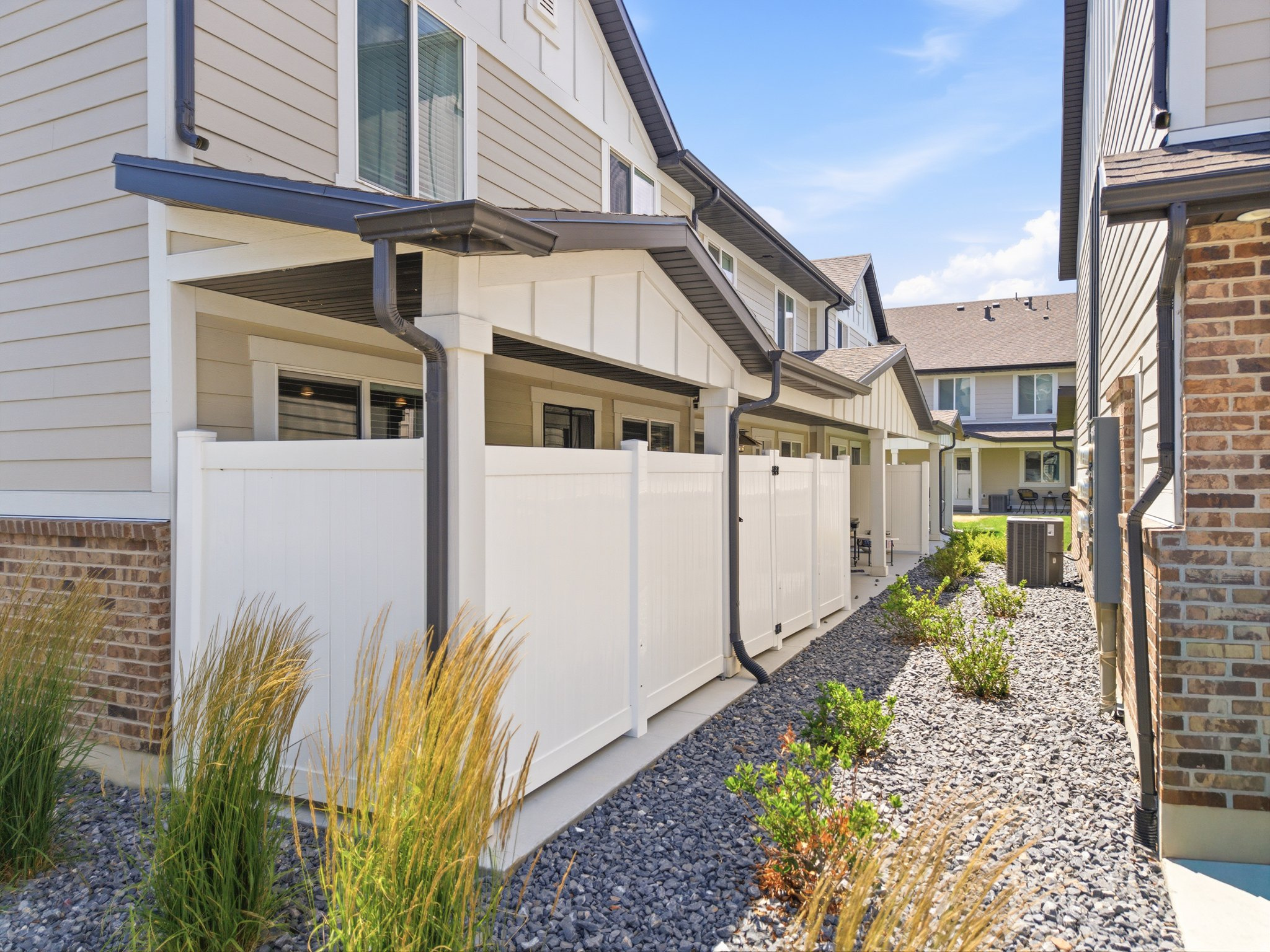 ELLIES LANDING - Residential
