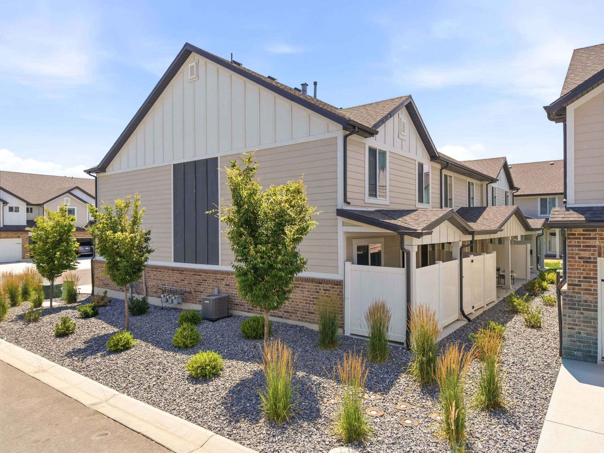 ELLIES LANDING - Residential