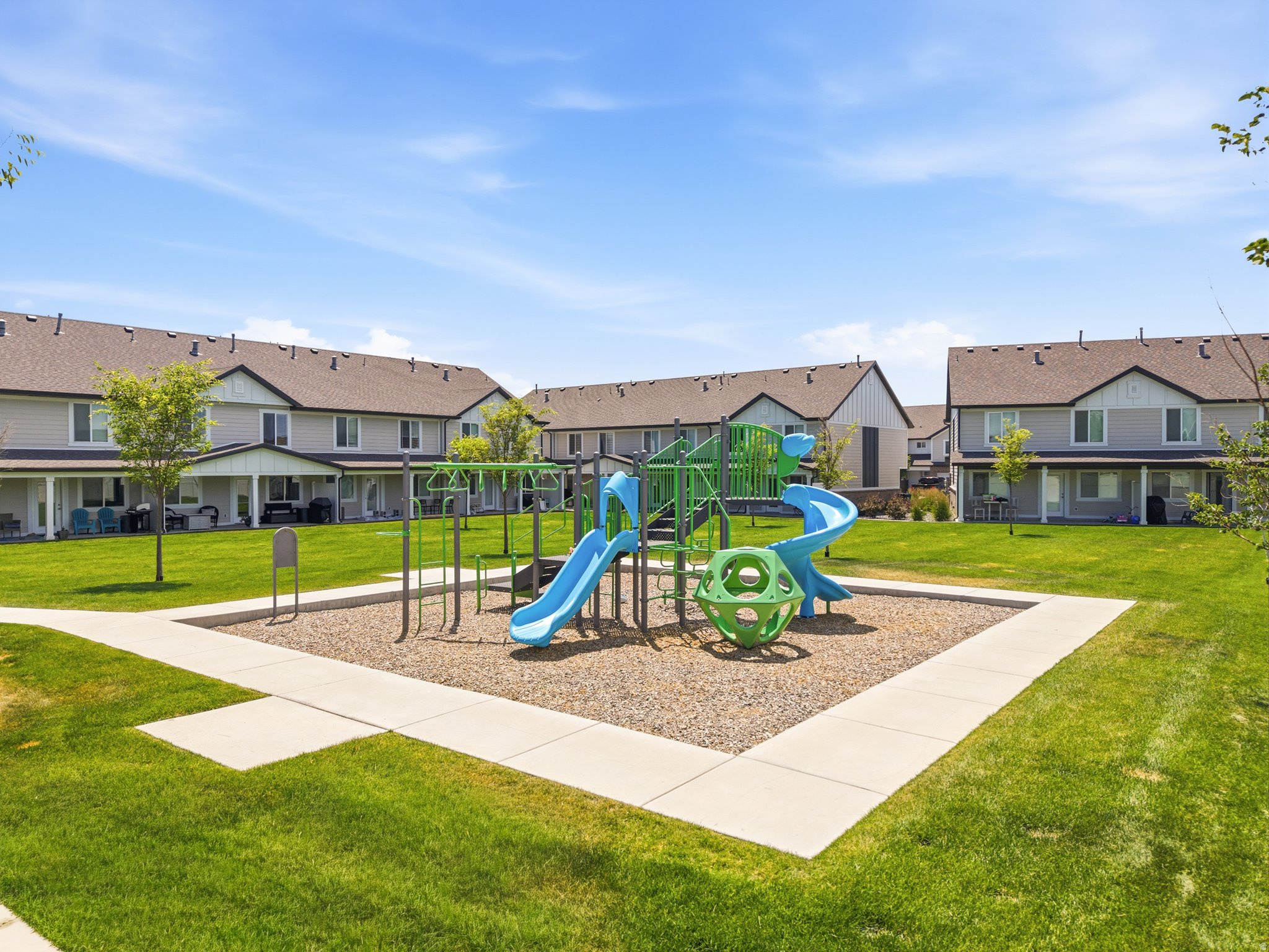 ELLIES LANDING - Residential