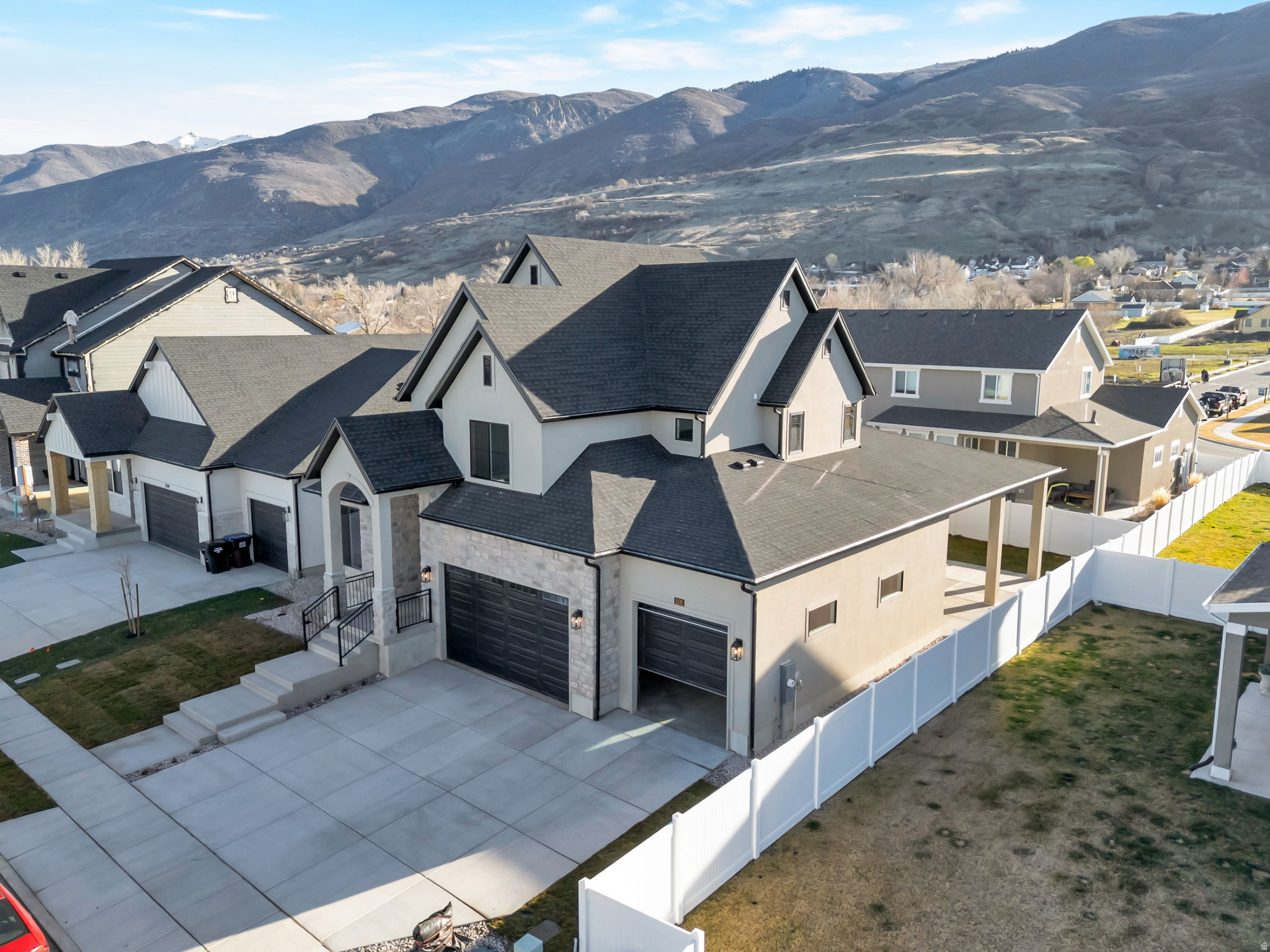 SUMMERHILL LANE - Residential