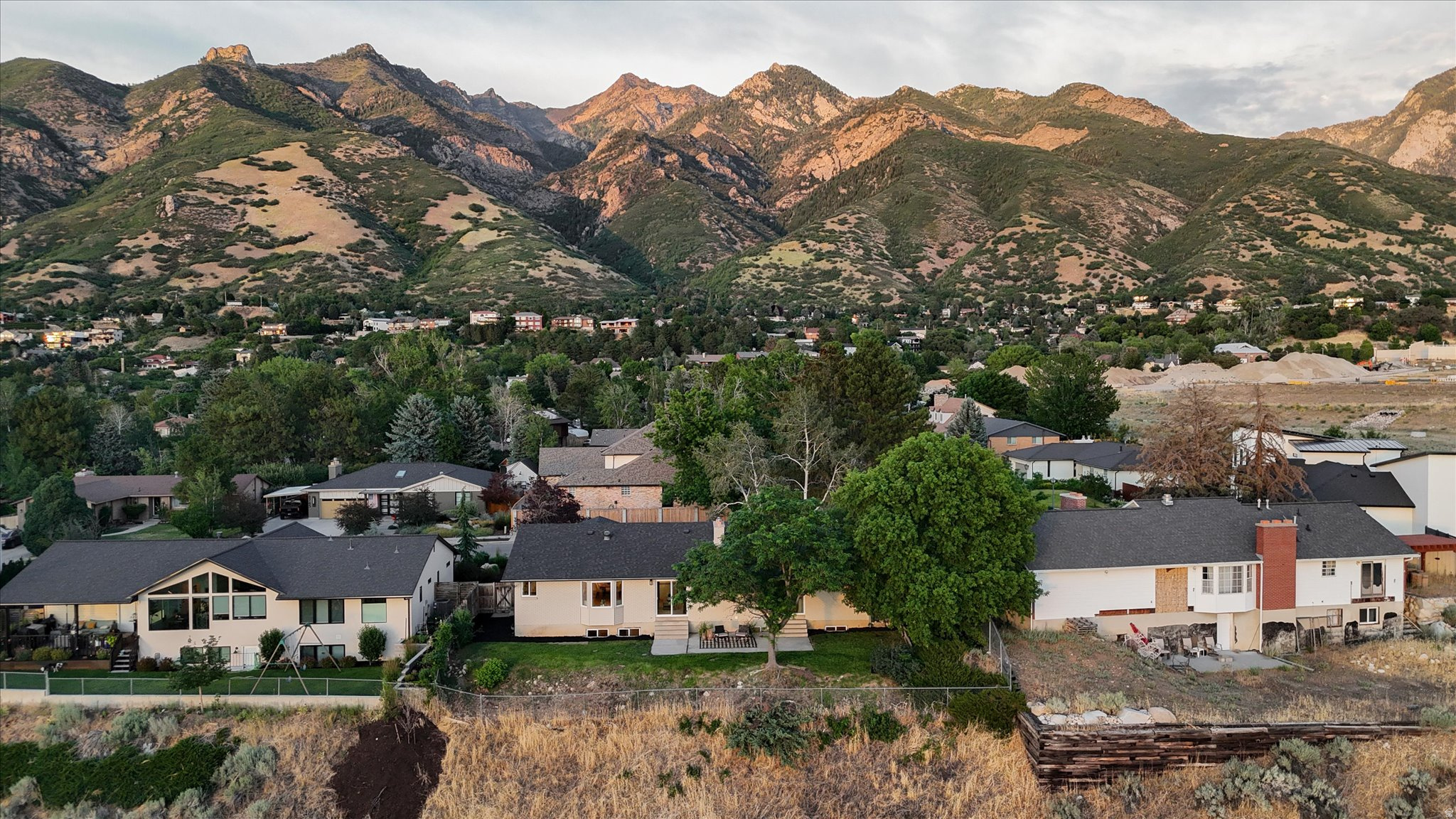 ALTA HILLS - Residential
