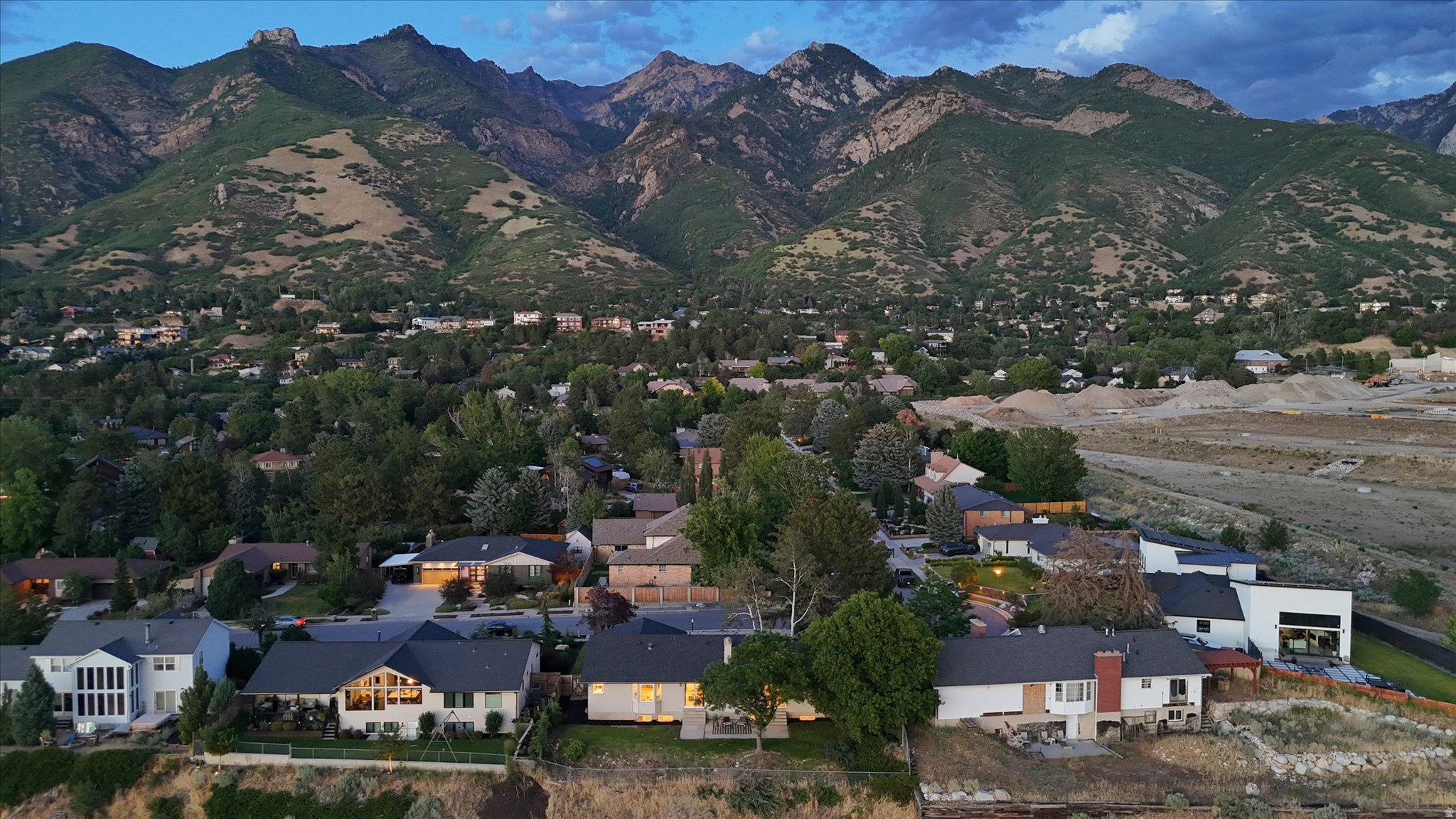 ALTA HILLS - Residential