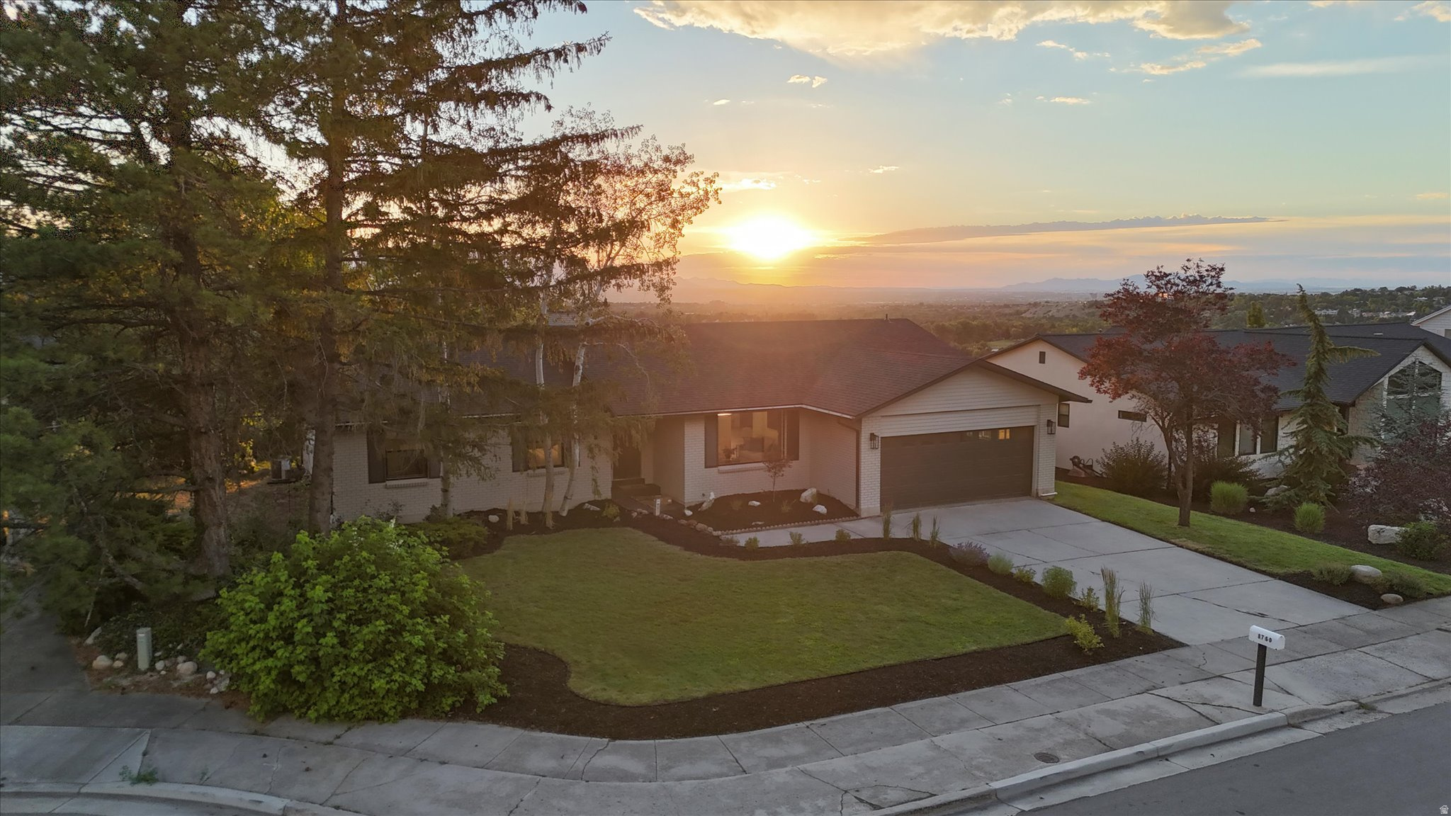 ALTA HILLS - Residential