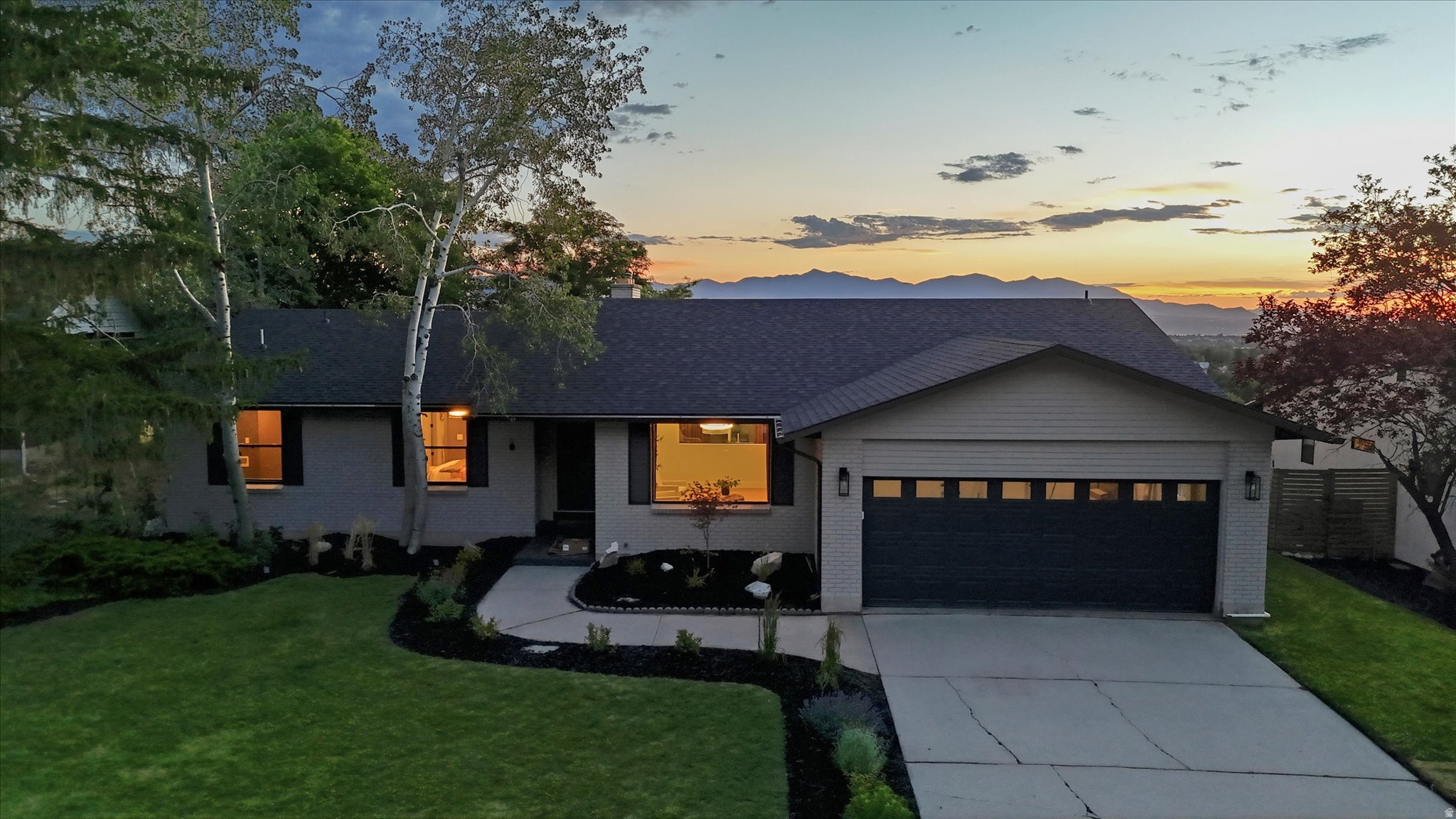 ALTA HILLS - Residential