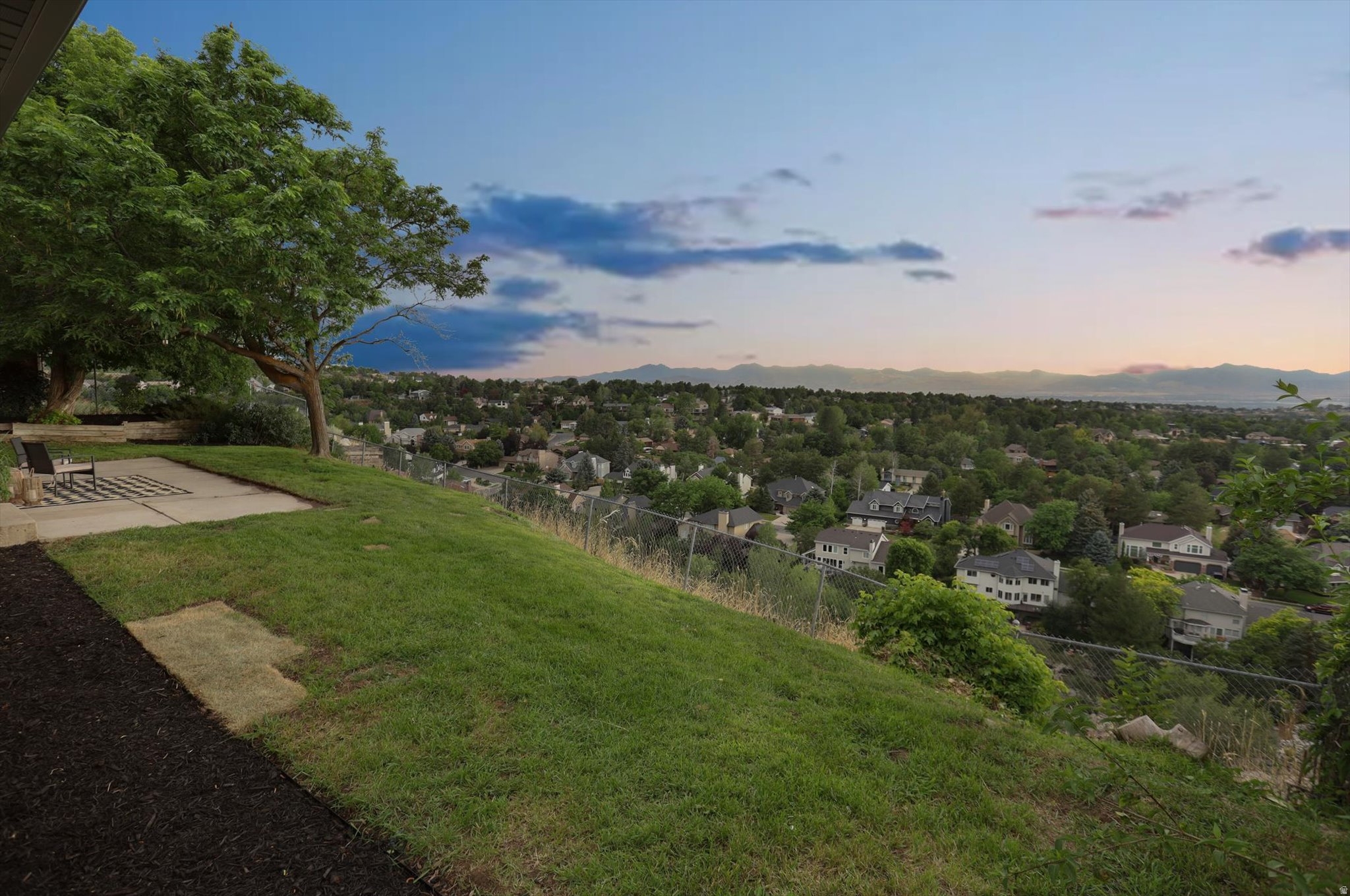 ALTA HILLS - Residential