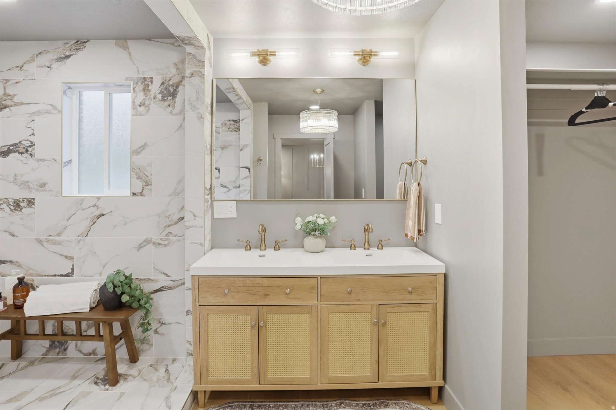 ALTA HILLS - Residential