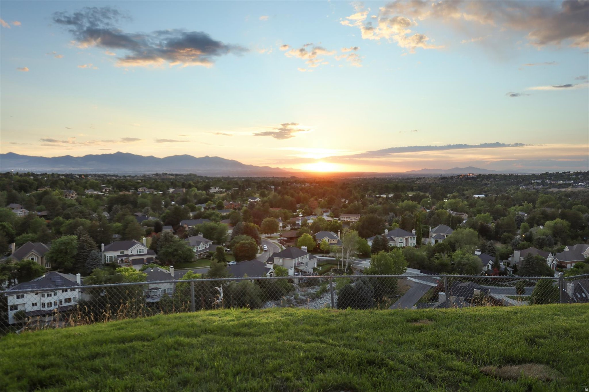 ALTA HILLS - Residential