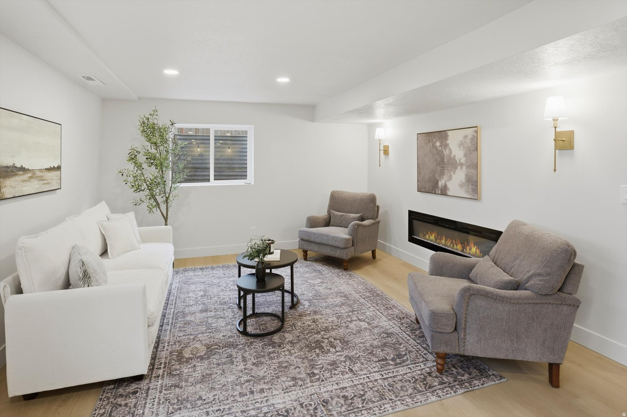 ALTA HILLS - Residential
