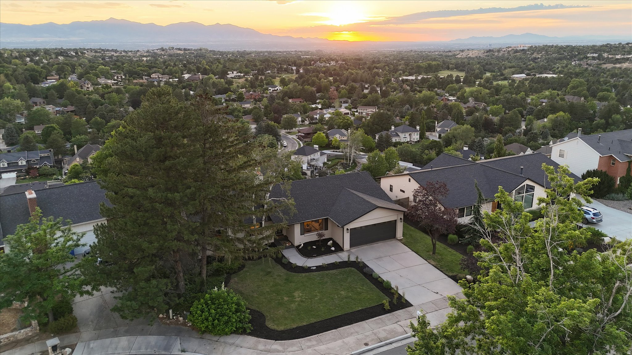 ALTA HILLS - Residential