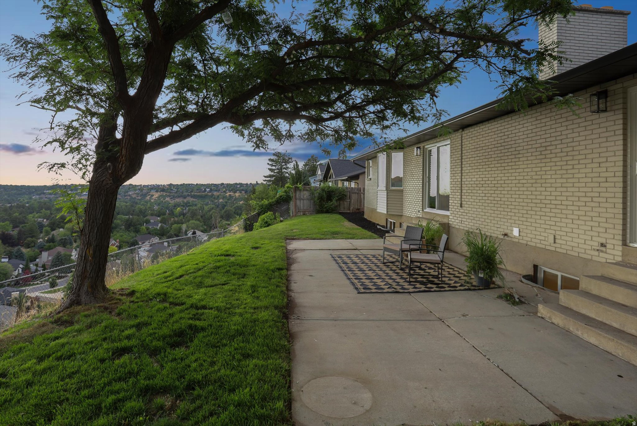 ALTA HILLS - Residential