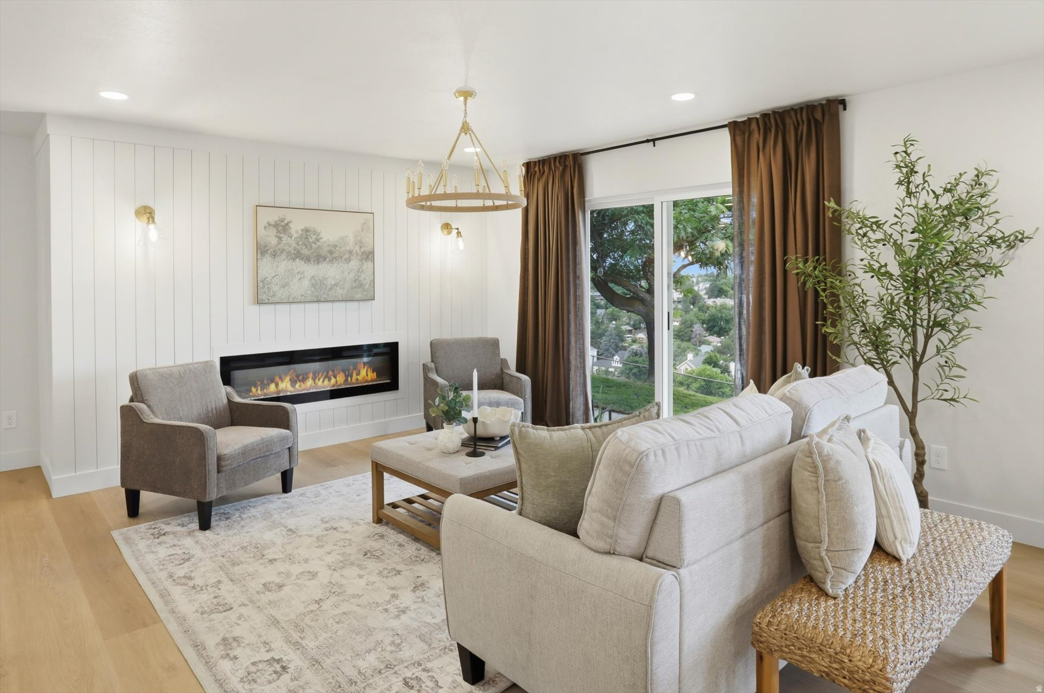 ALTA HILLS - Residential