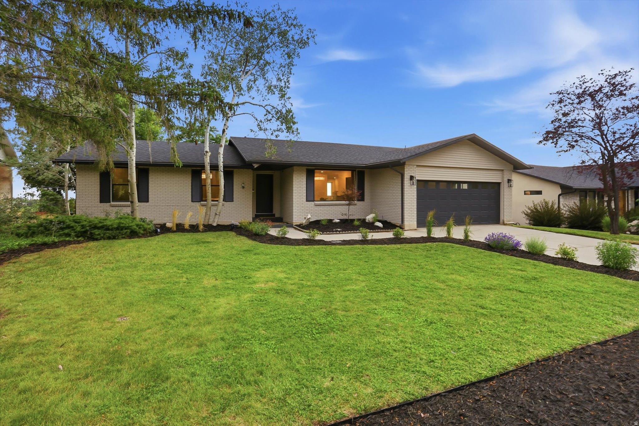 ALTA HILLS - Residential
