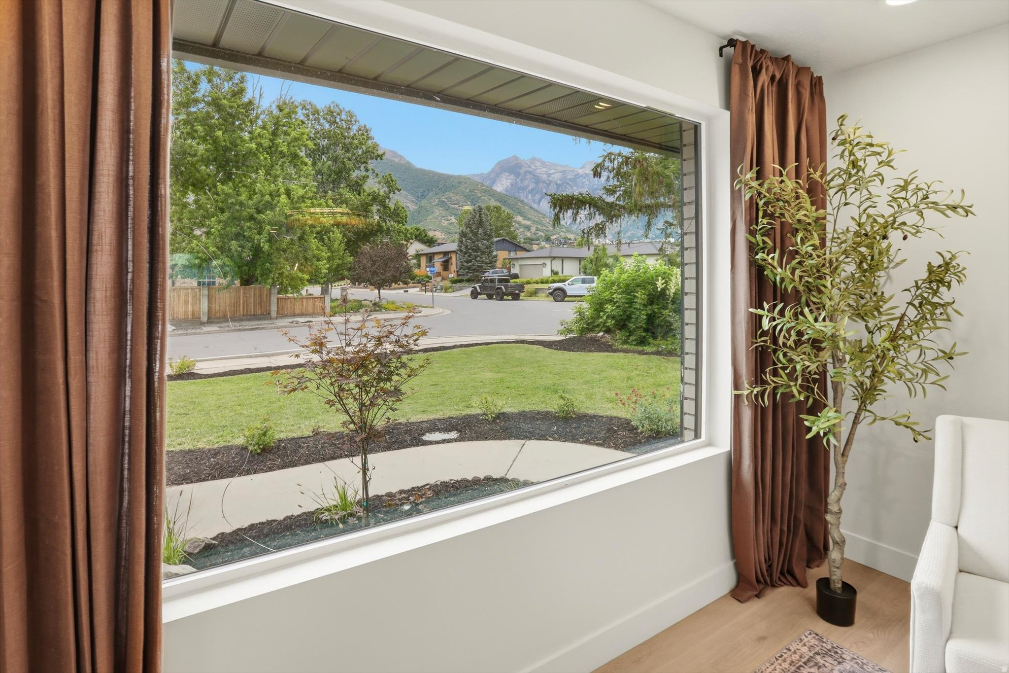 ALTA HILLS - Residential