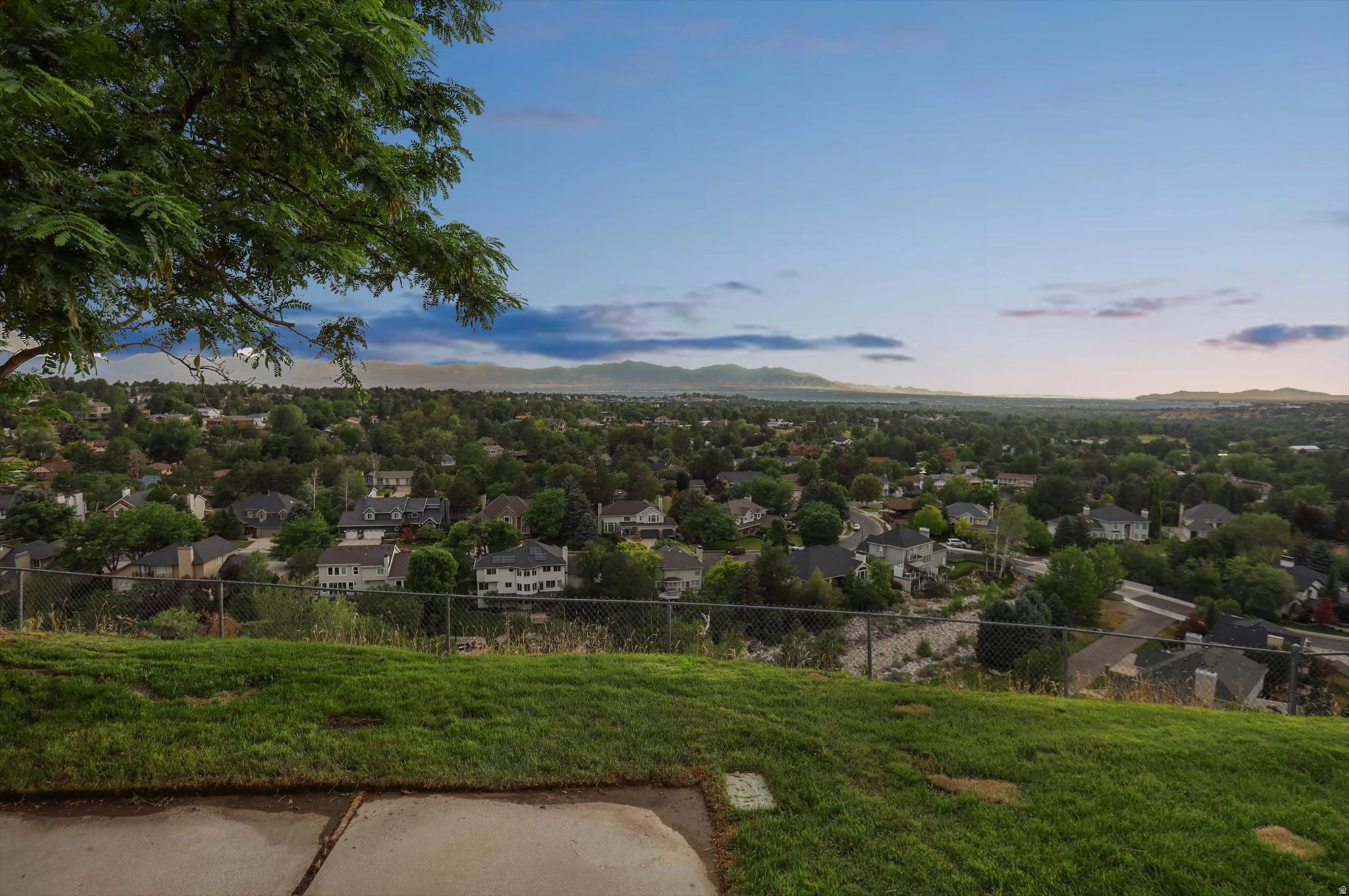 ALTA HILLS - Residential