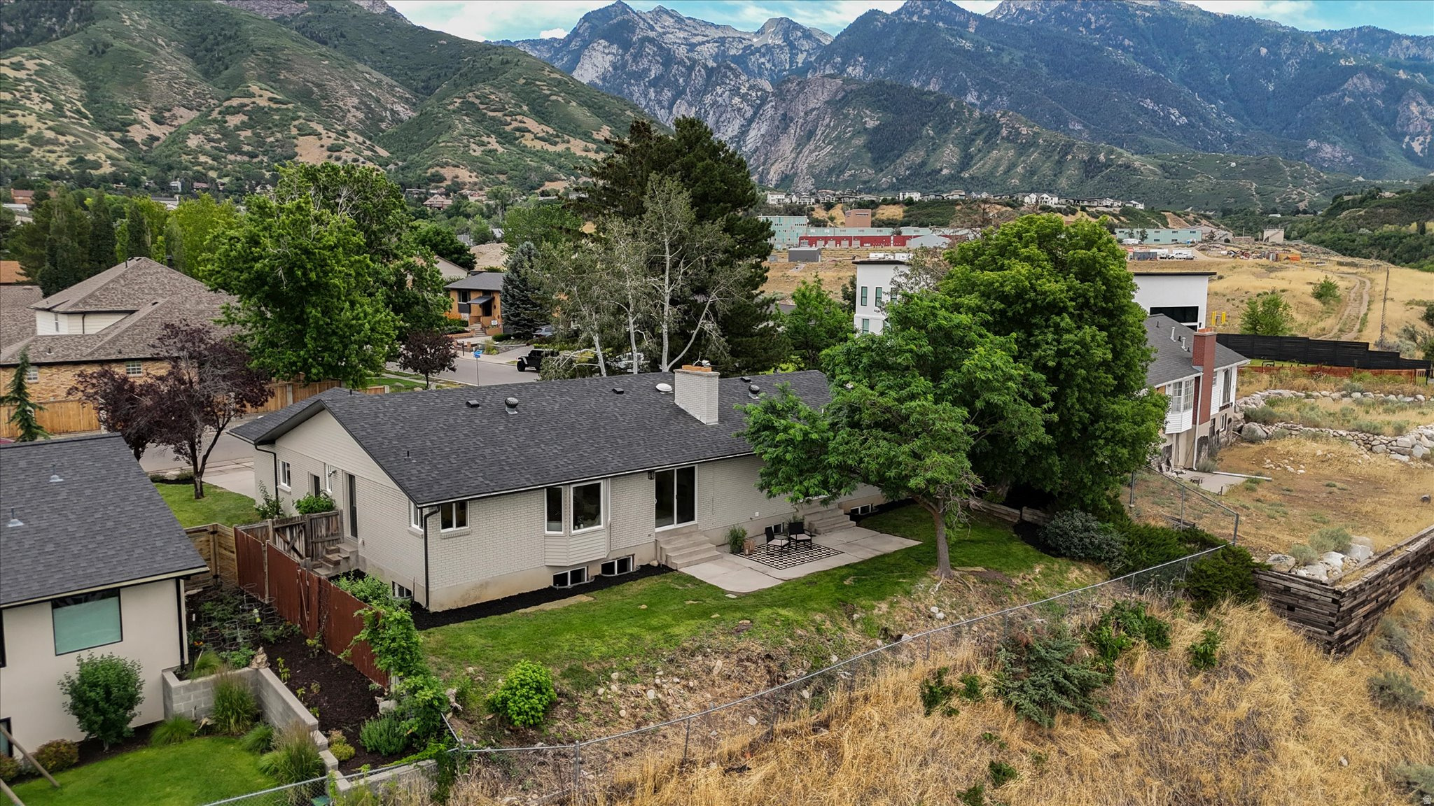 ALTA HILLS - Residential