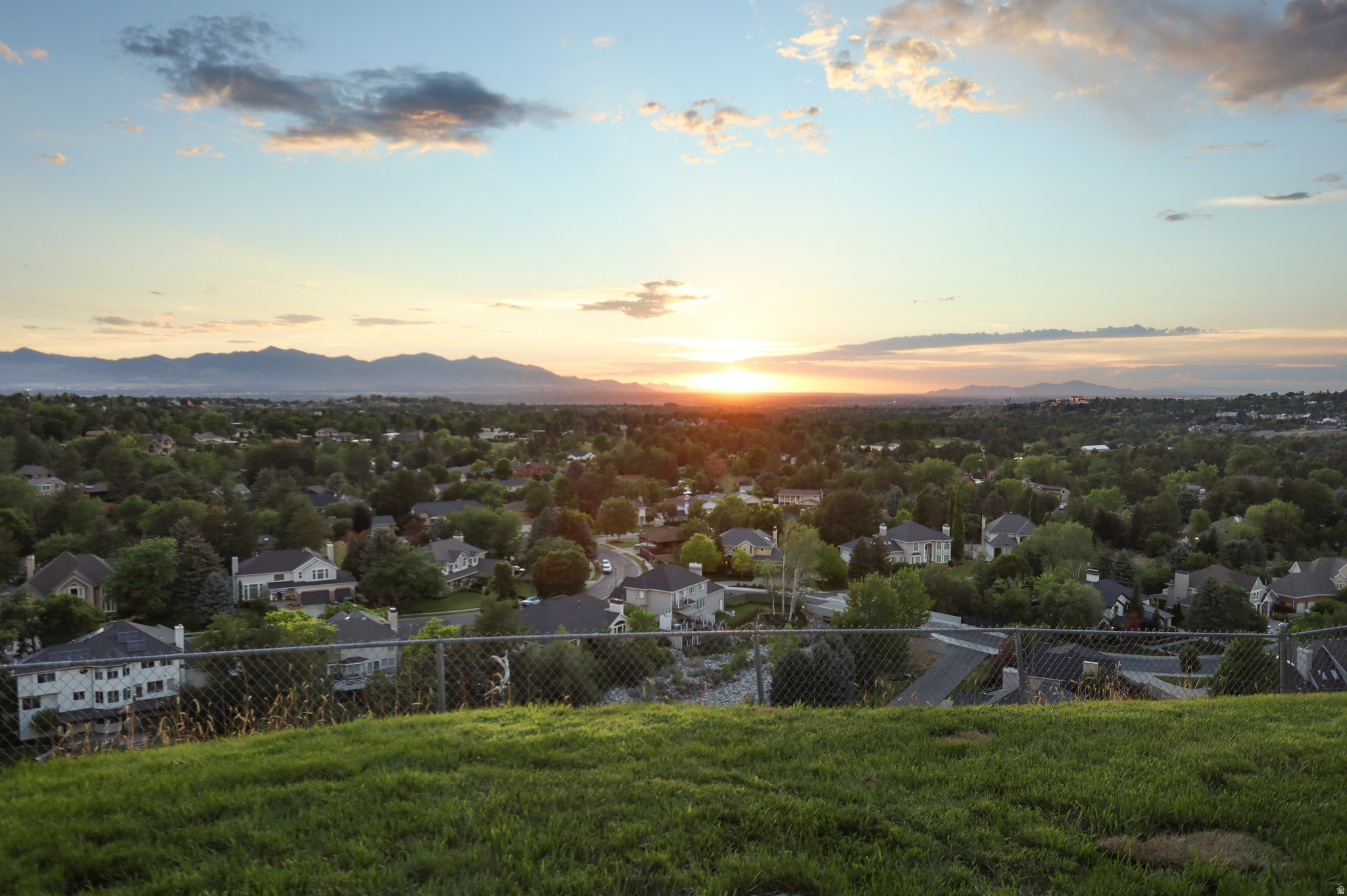 ALTA HILLS - Residential