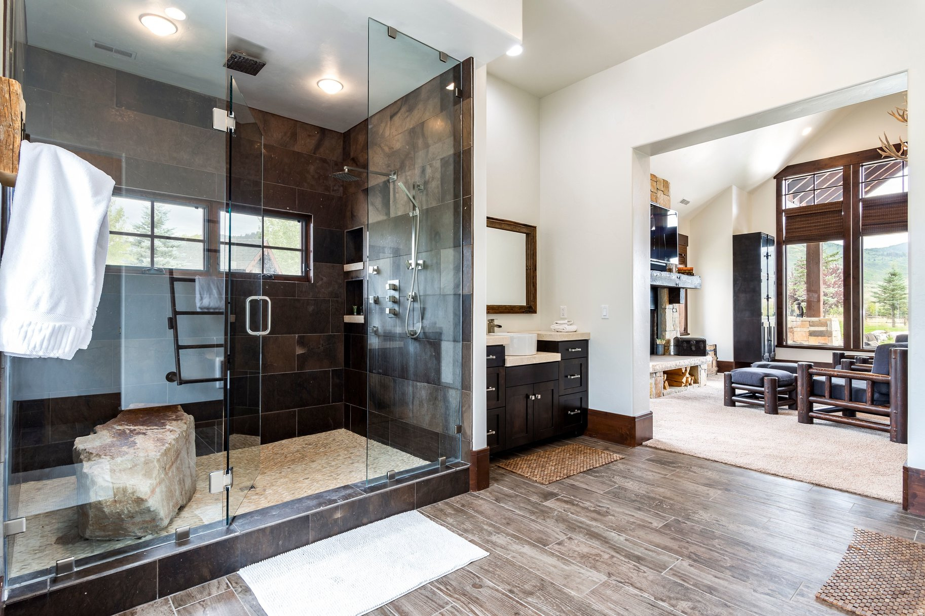 OAKLEY - Residential