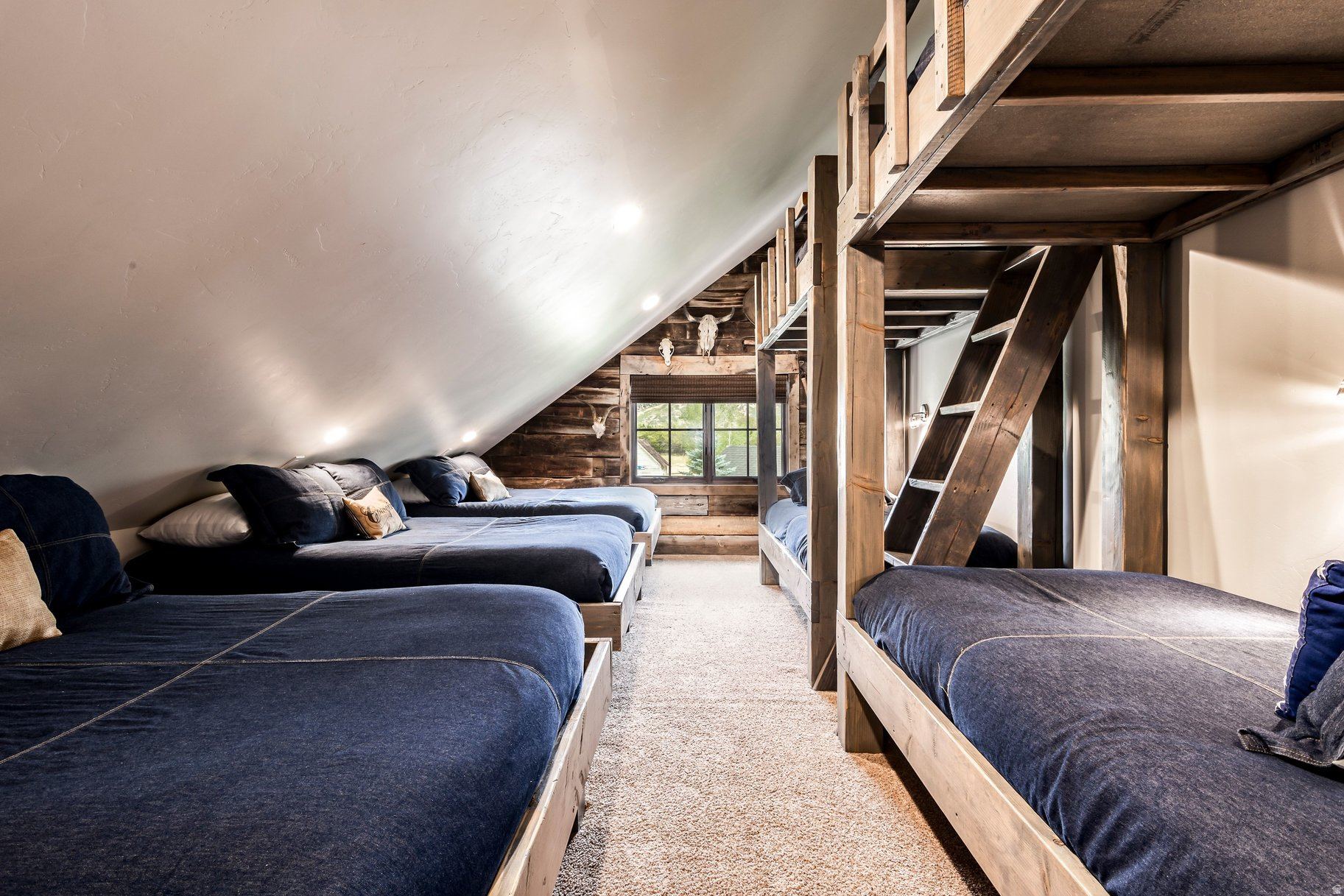 OAKLEY - Residential