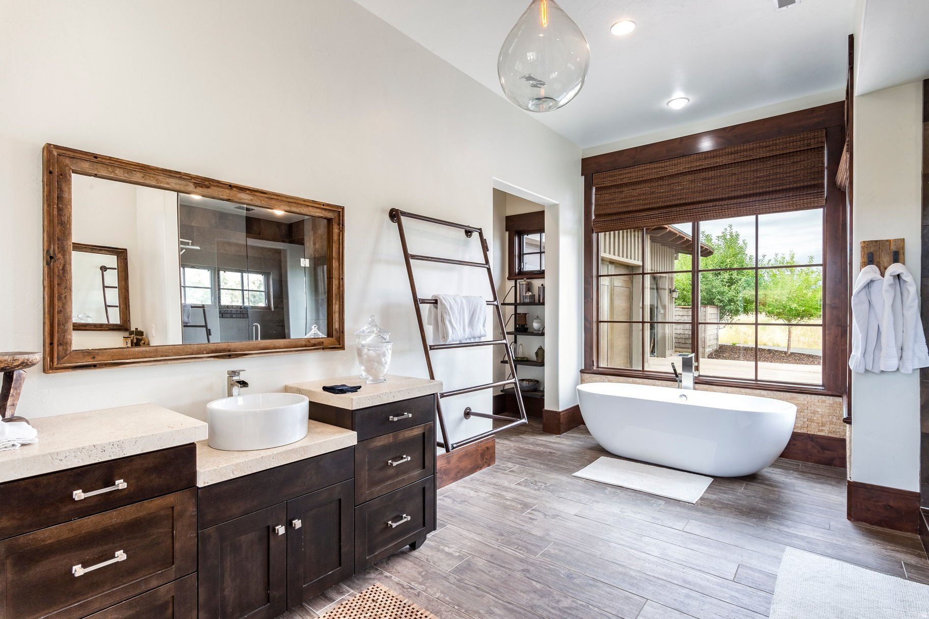OAKLEY - Residential