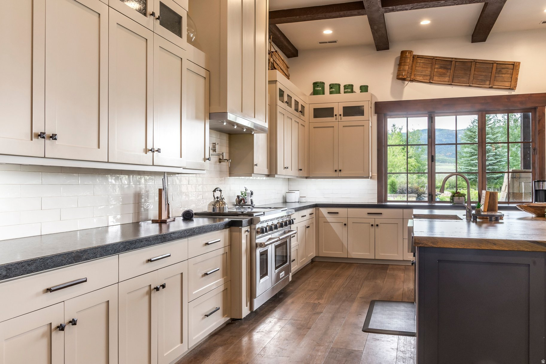 OAKLEY - Residential