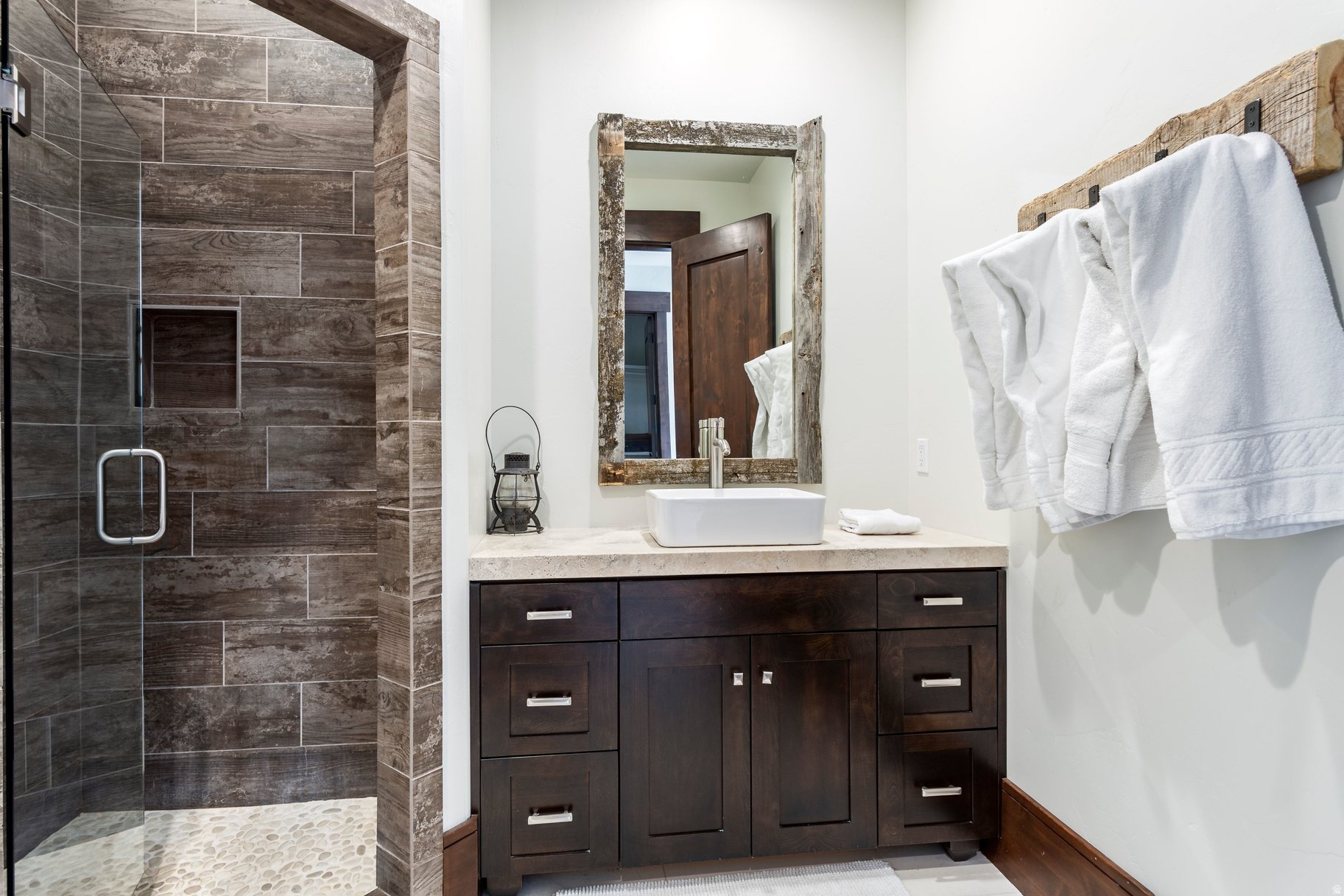 OAKLEY - Residential