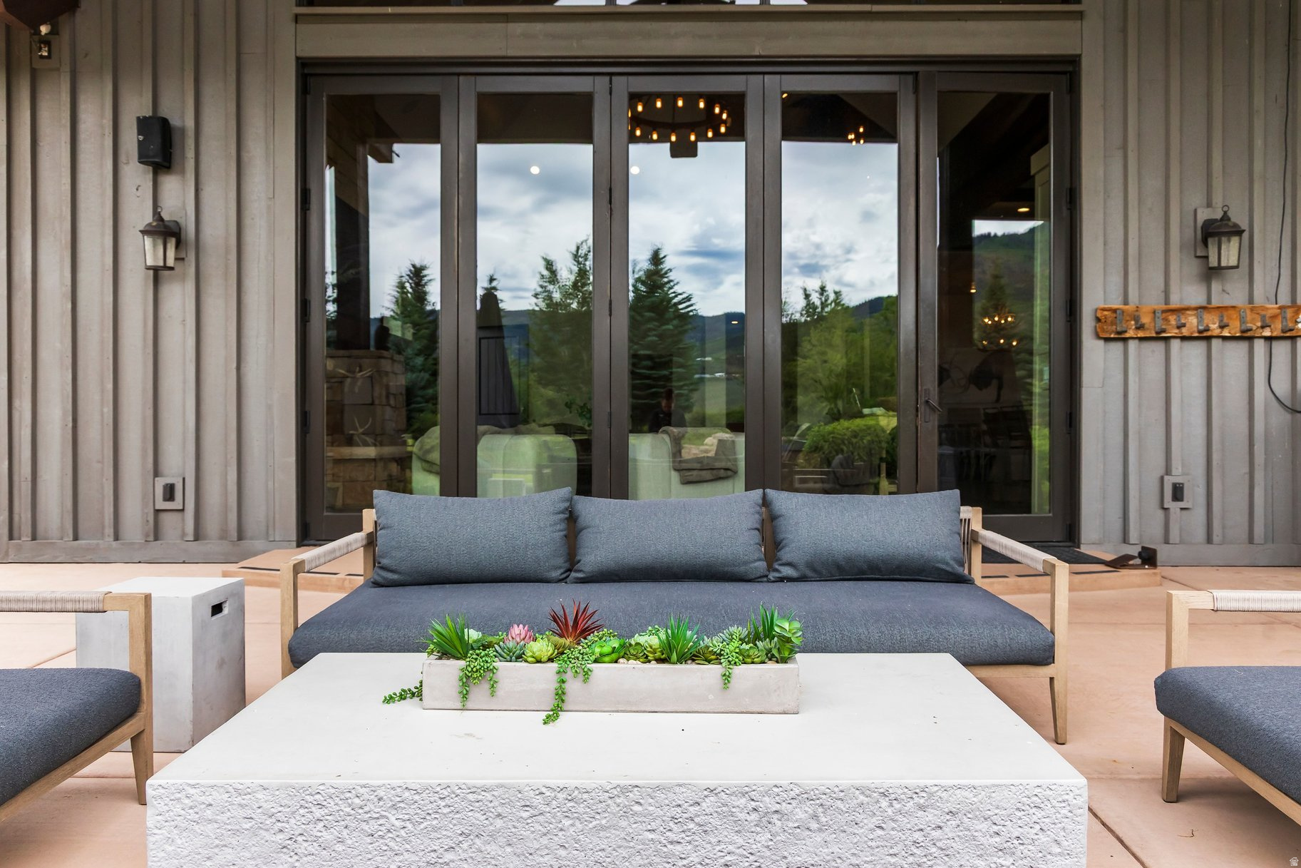 OAKLEY - Residential