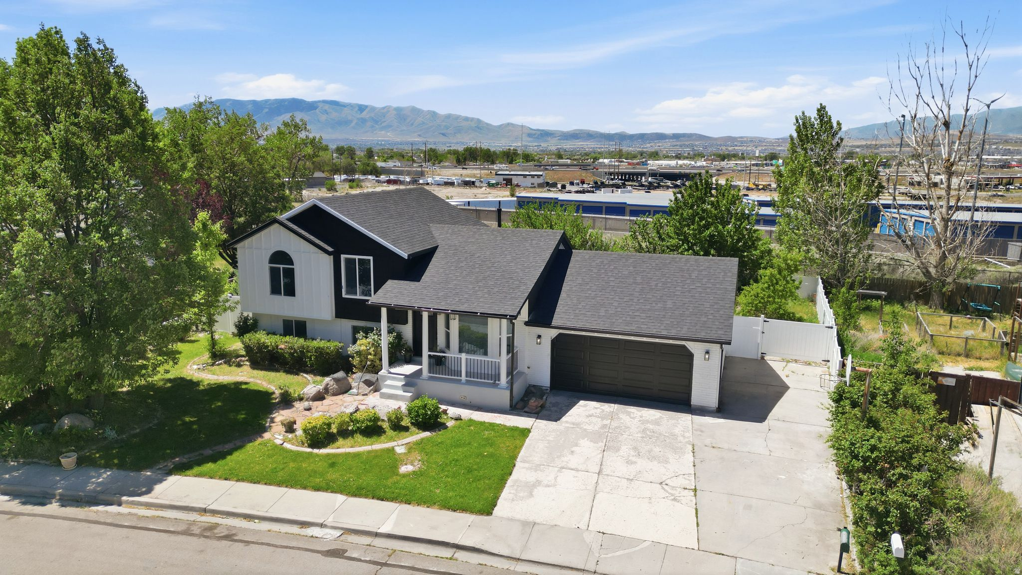 SUNSET ESTATES - Residential