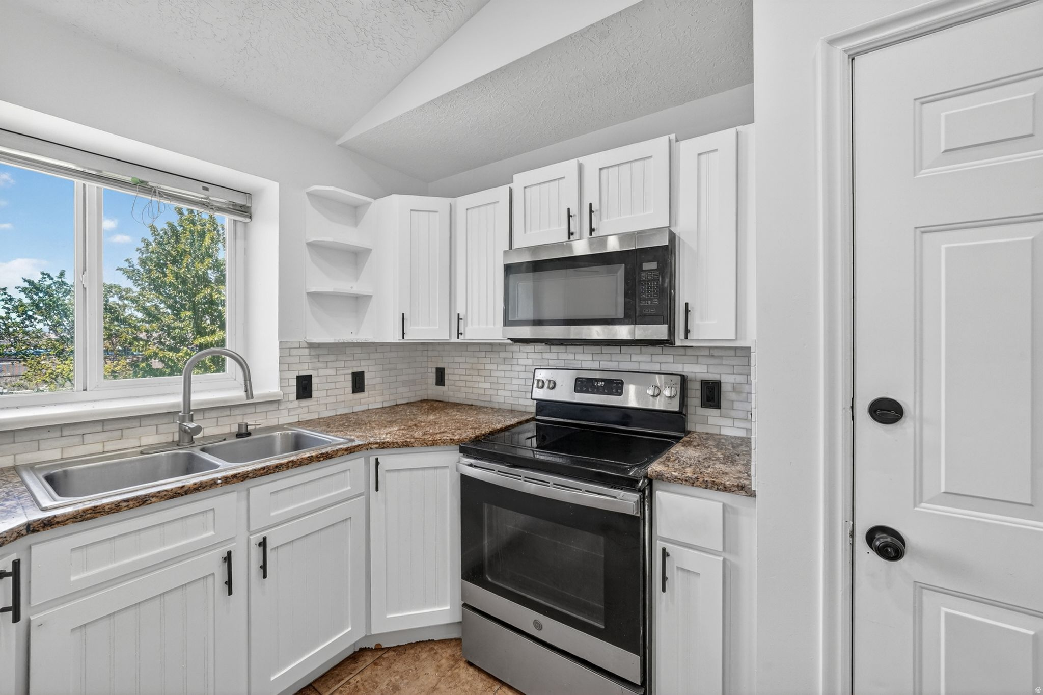 SUNSET ESTATES - Residential