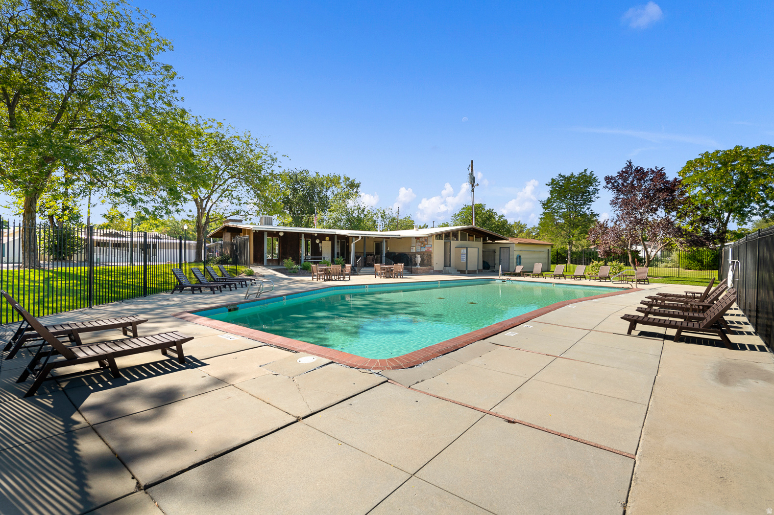 COTTONWOOD COVES - Residential