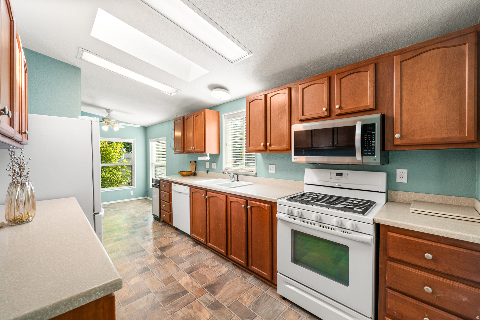 COTTONWOOD COVES - Residential