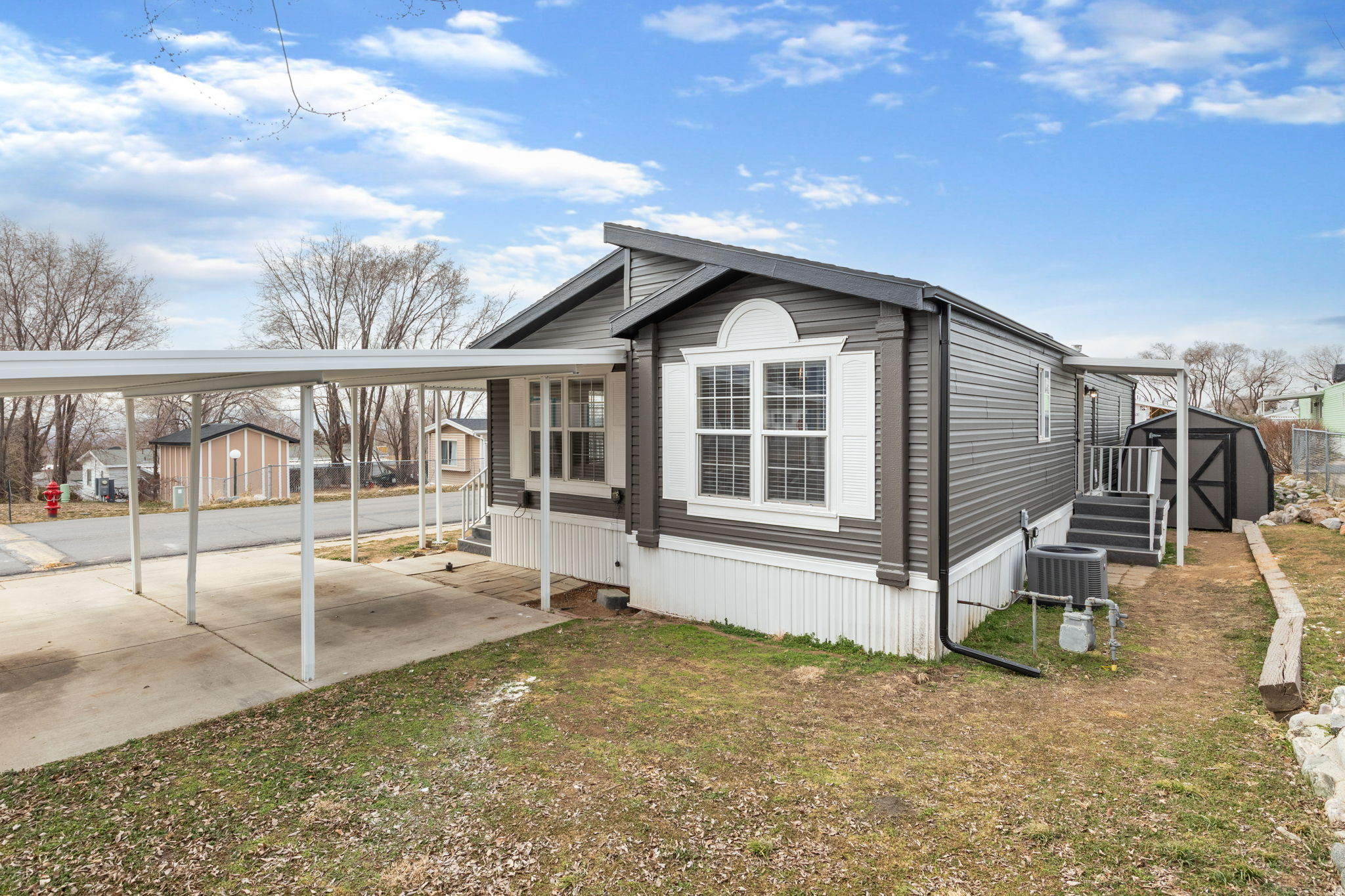 ROLLING HILLS COMMUNITY - Residential