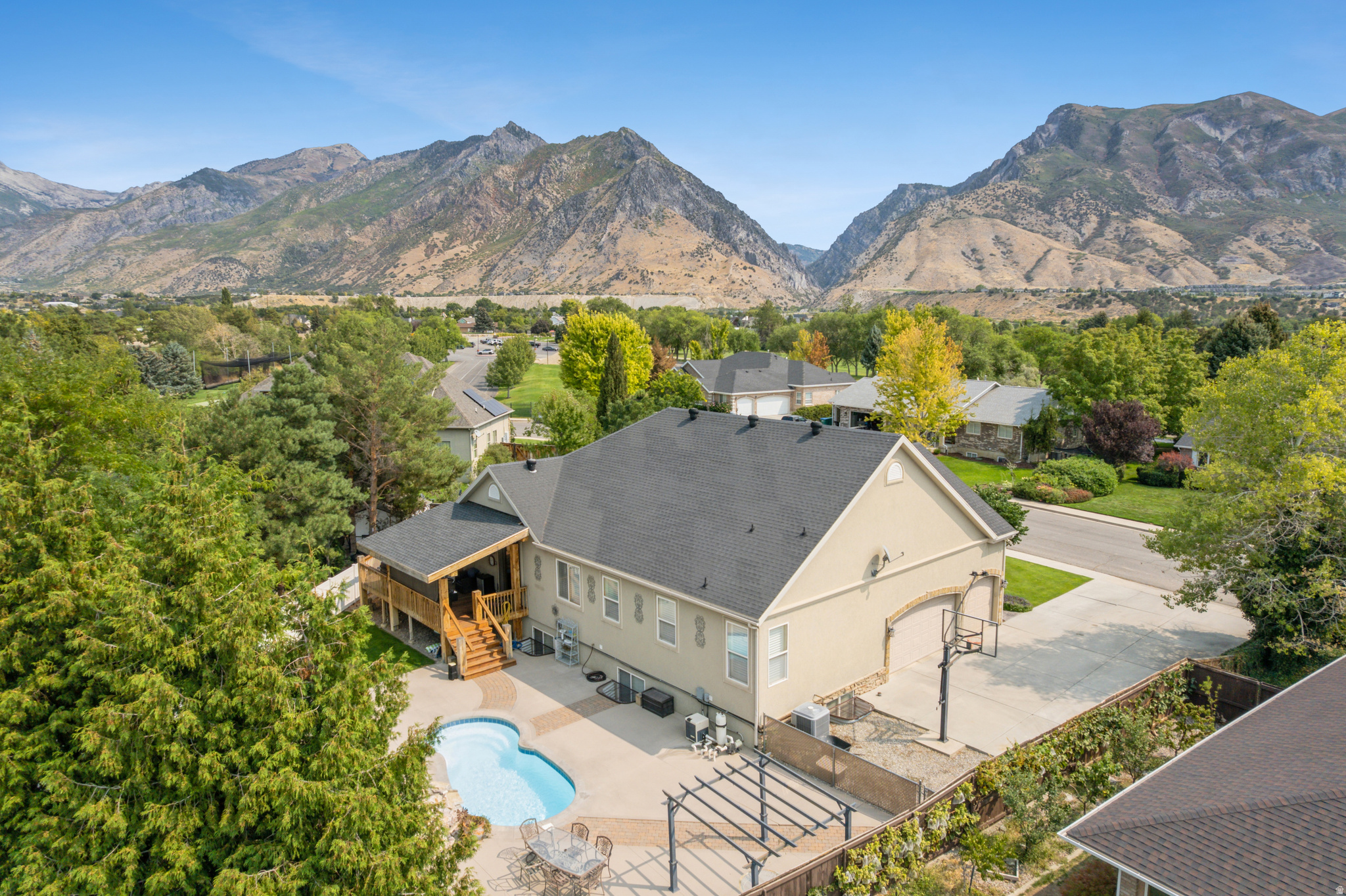 ALPINE COUNTRY - Residential