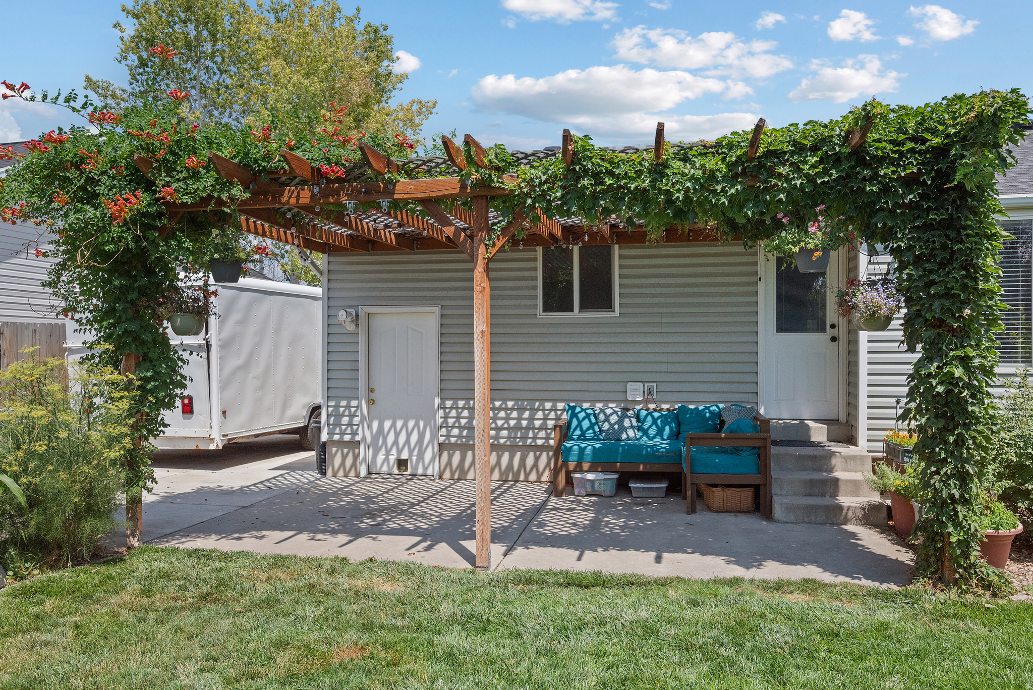 FOOTHILLS - Residential