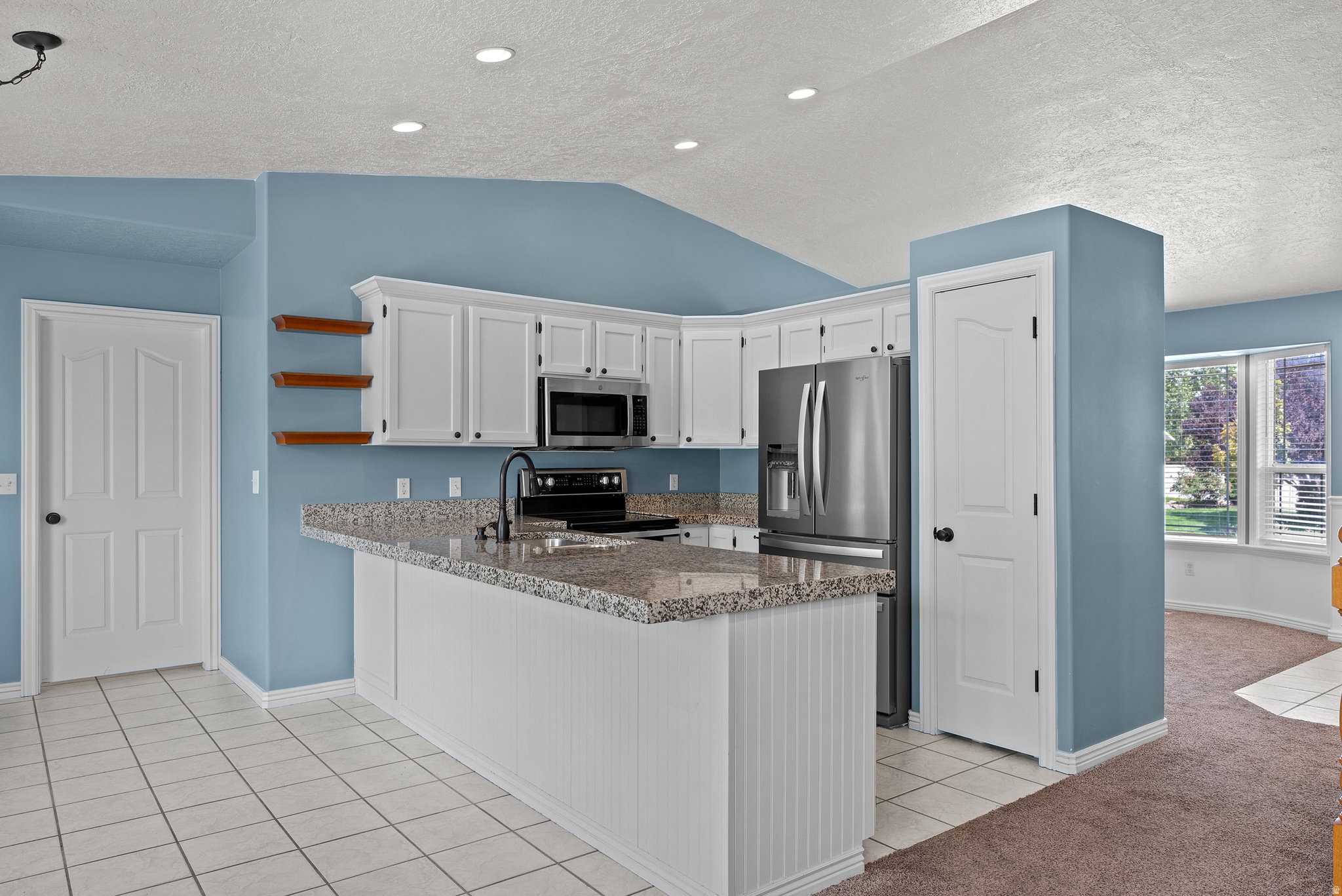 FOOTHILLS - Residential
