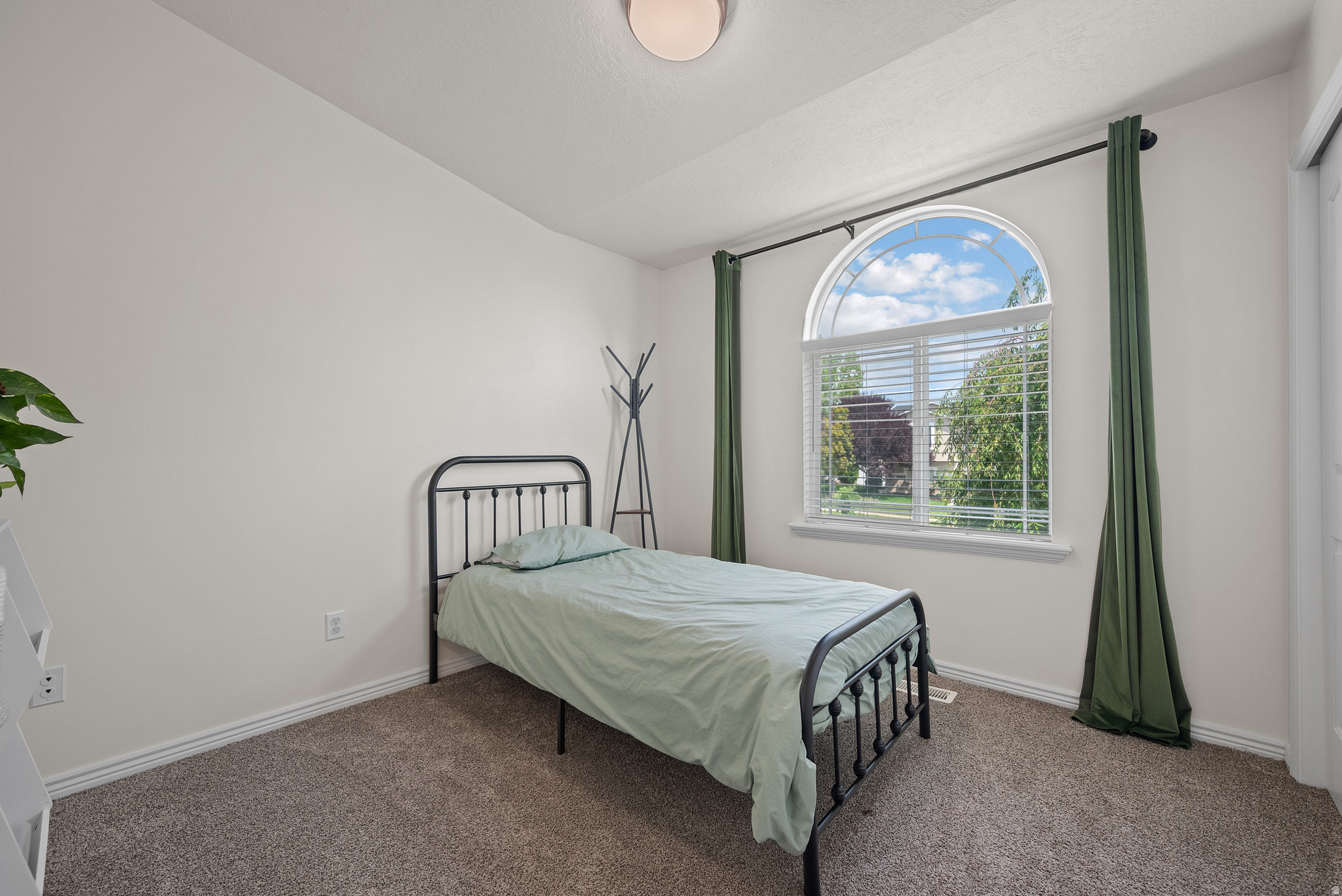 FOOTHILLS - Residential