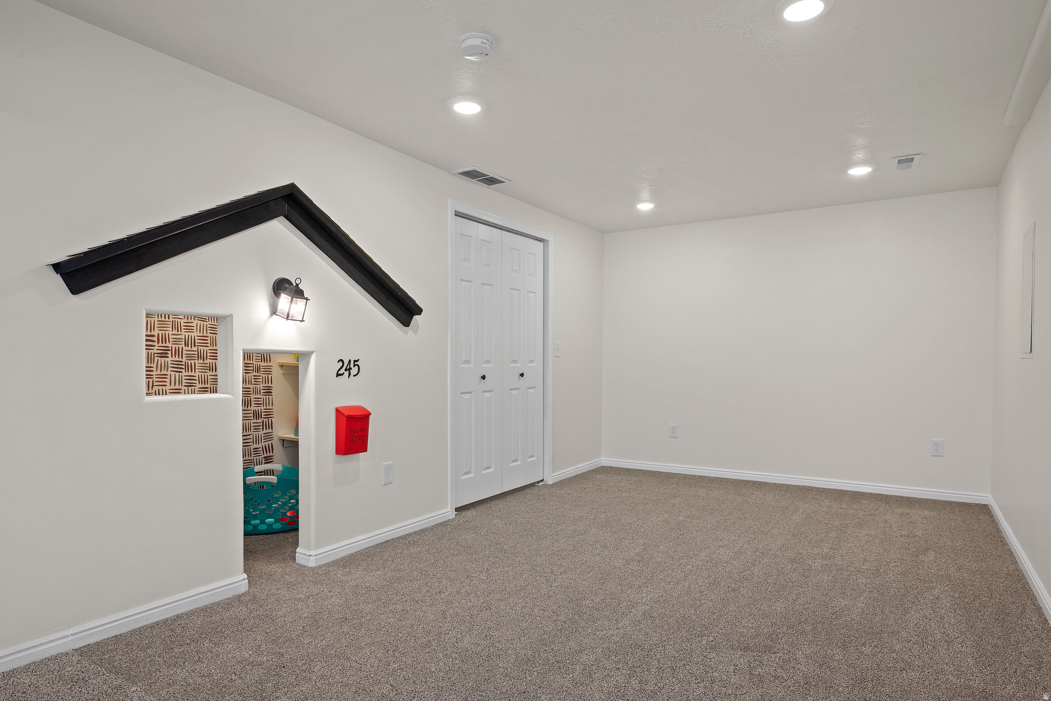 FOOTHILLS - Residential