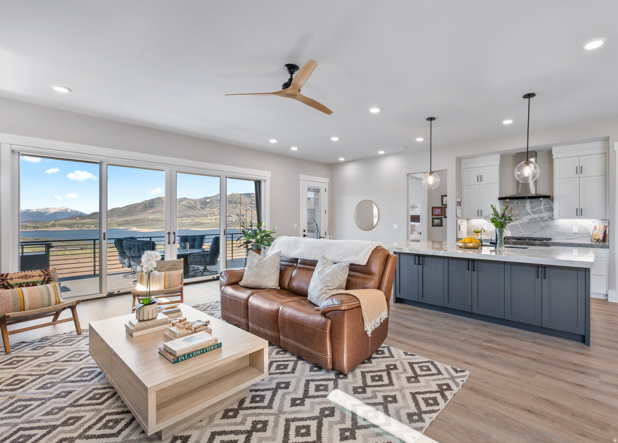SHORELINE - Residential